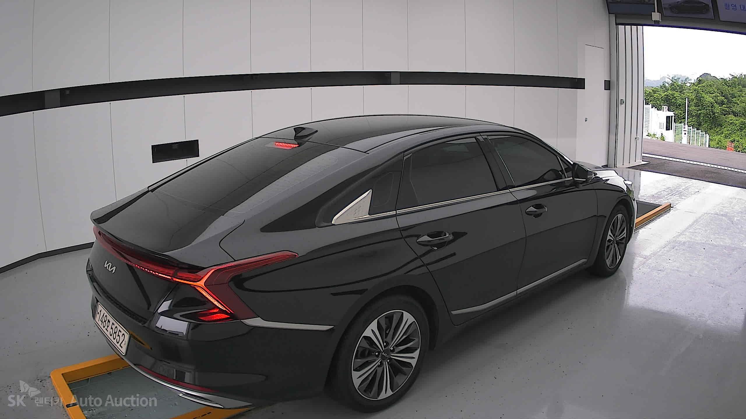 2022 - kia k8