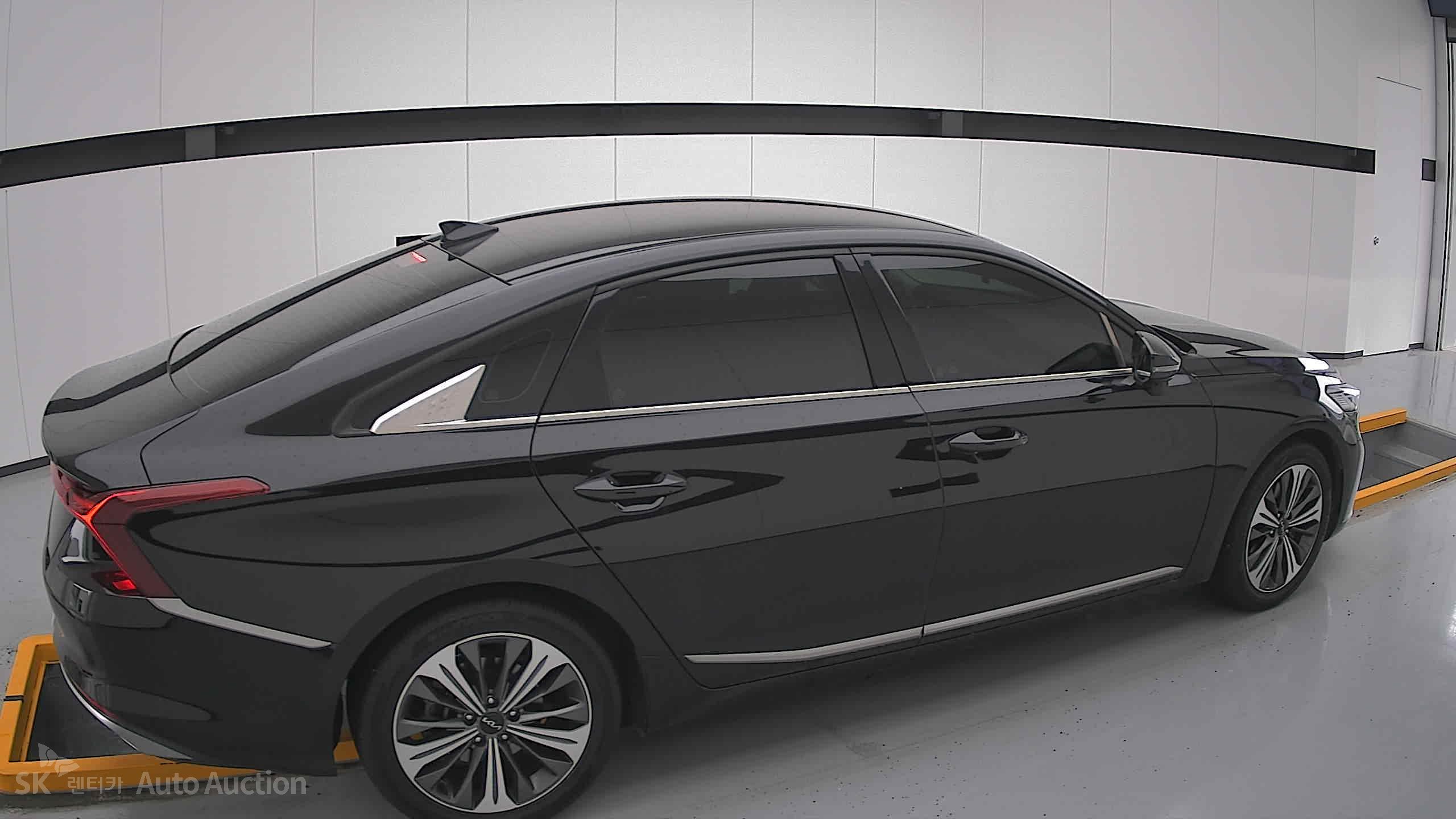 2022 - kia k8