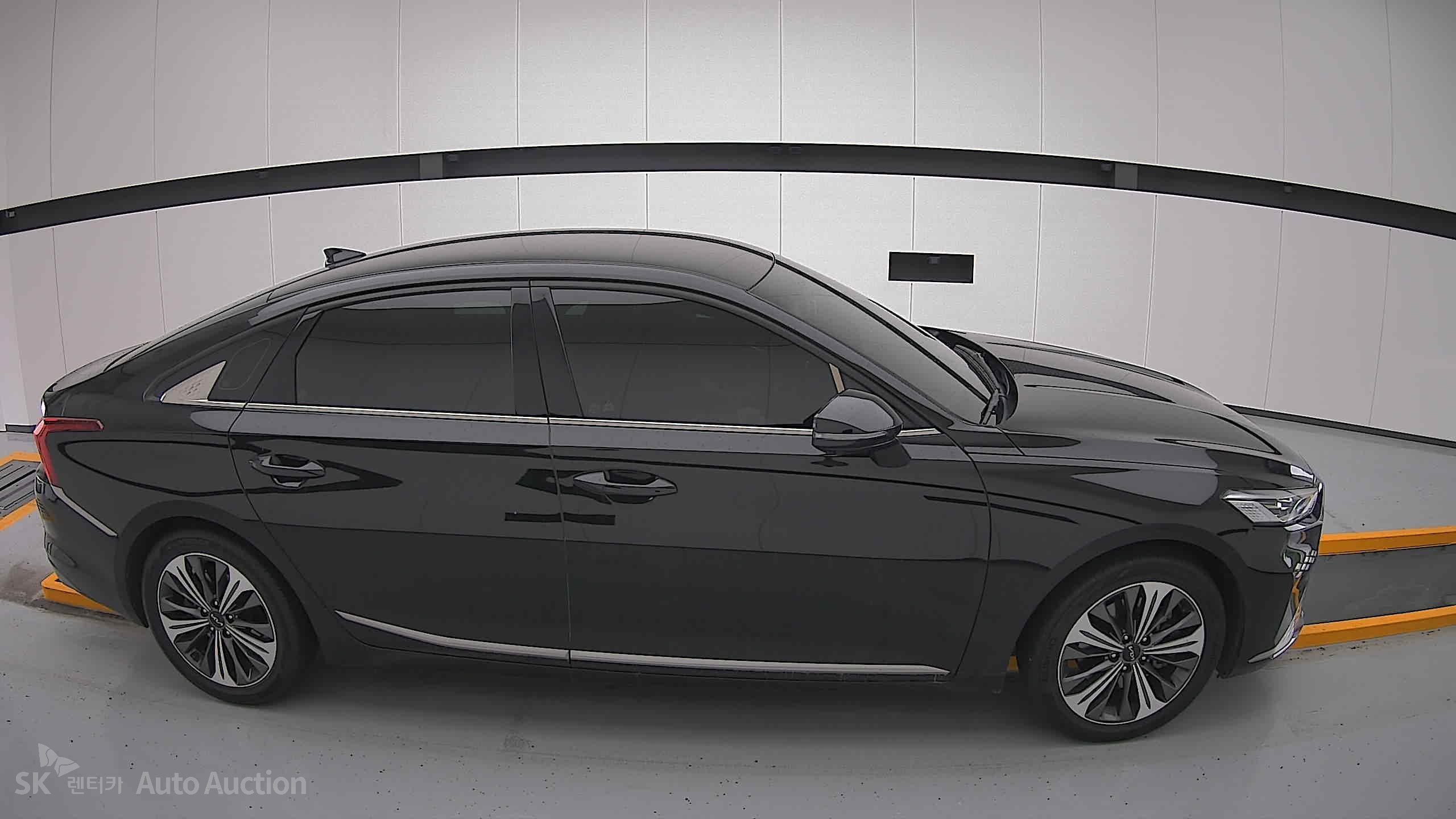 2022 - kia k8