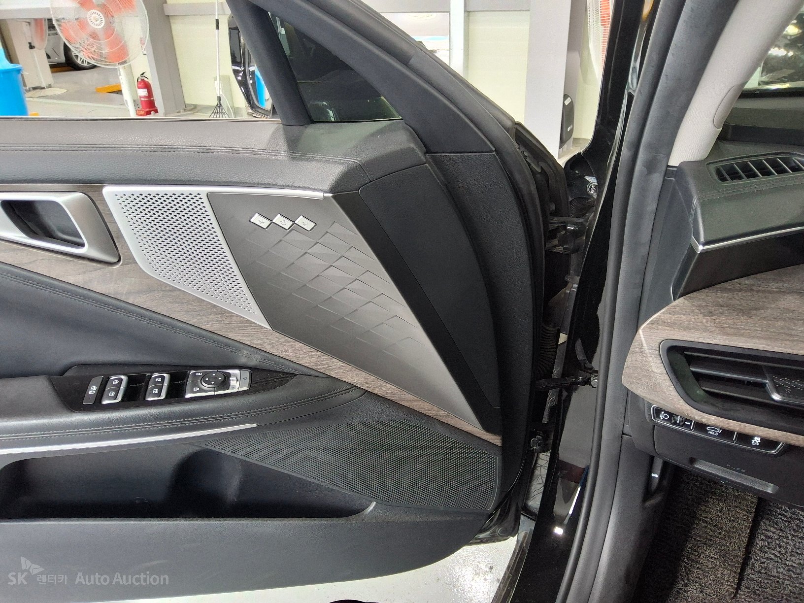 2022 - kia k8