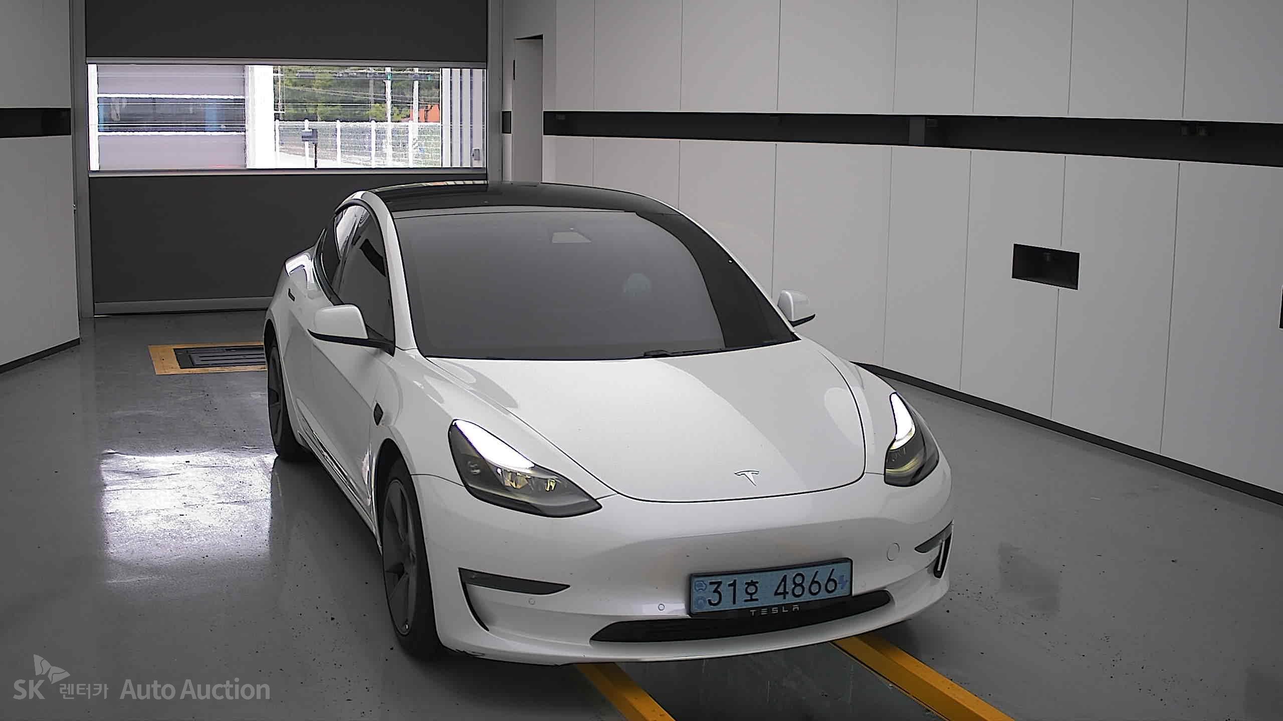 2021 - tesla model 3