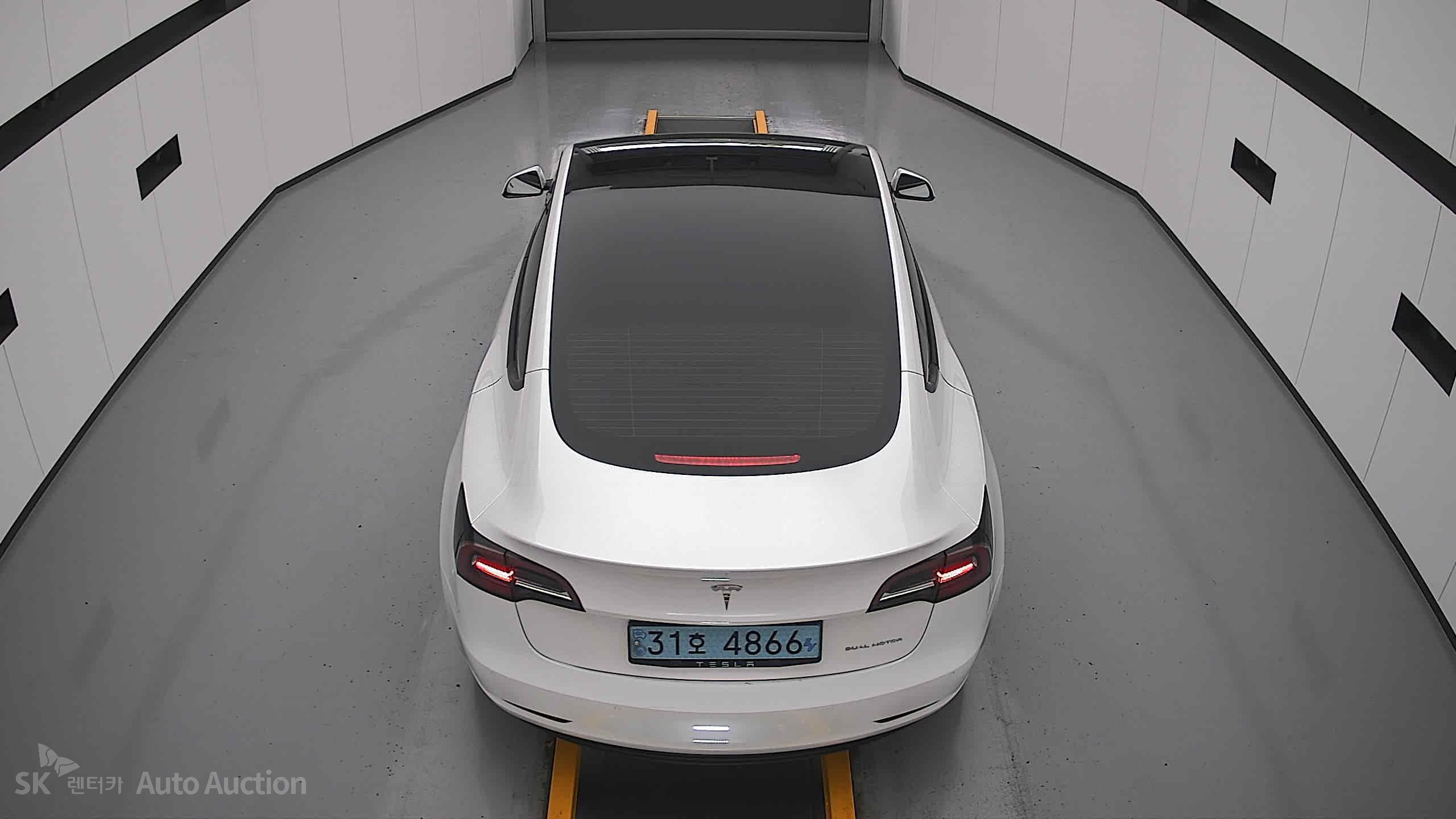 2021 - tesla model 3