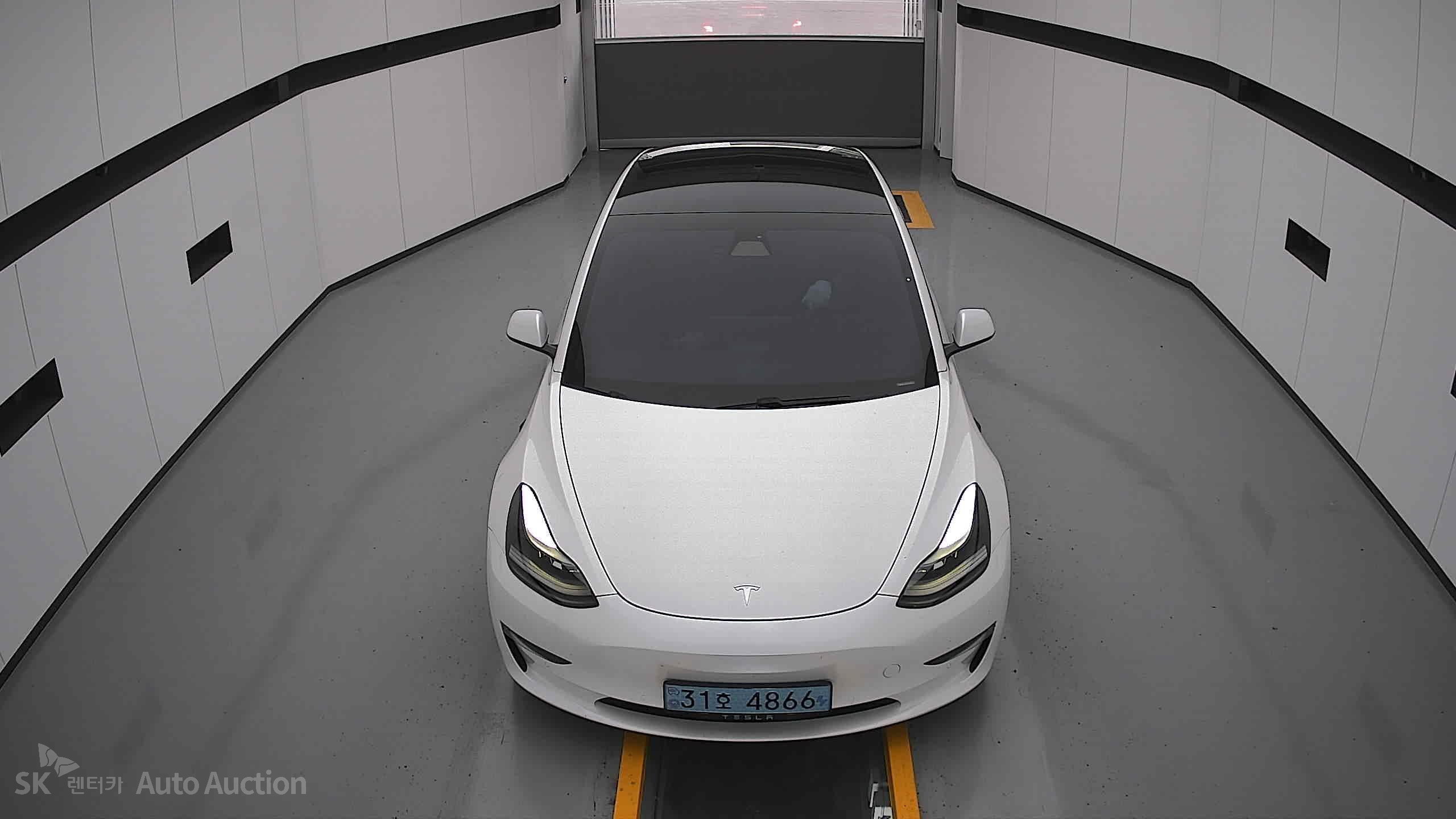 2021 - tesla model 3