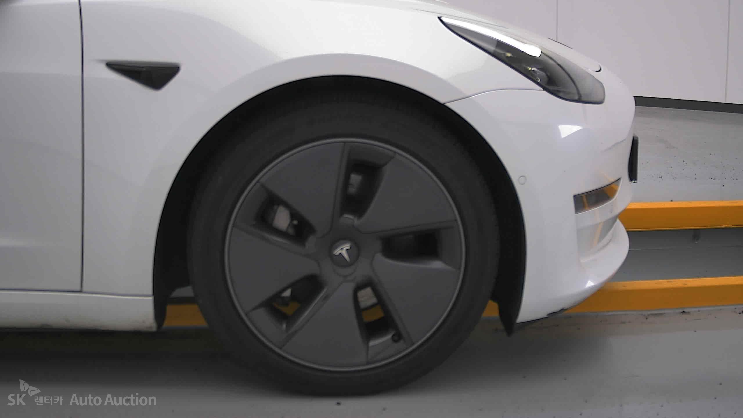 2021 - tesla model 3