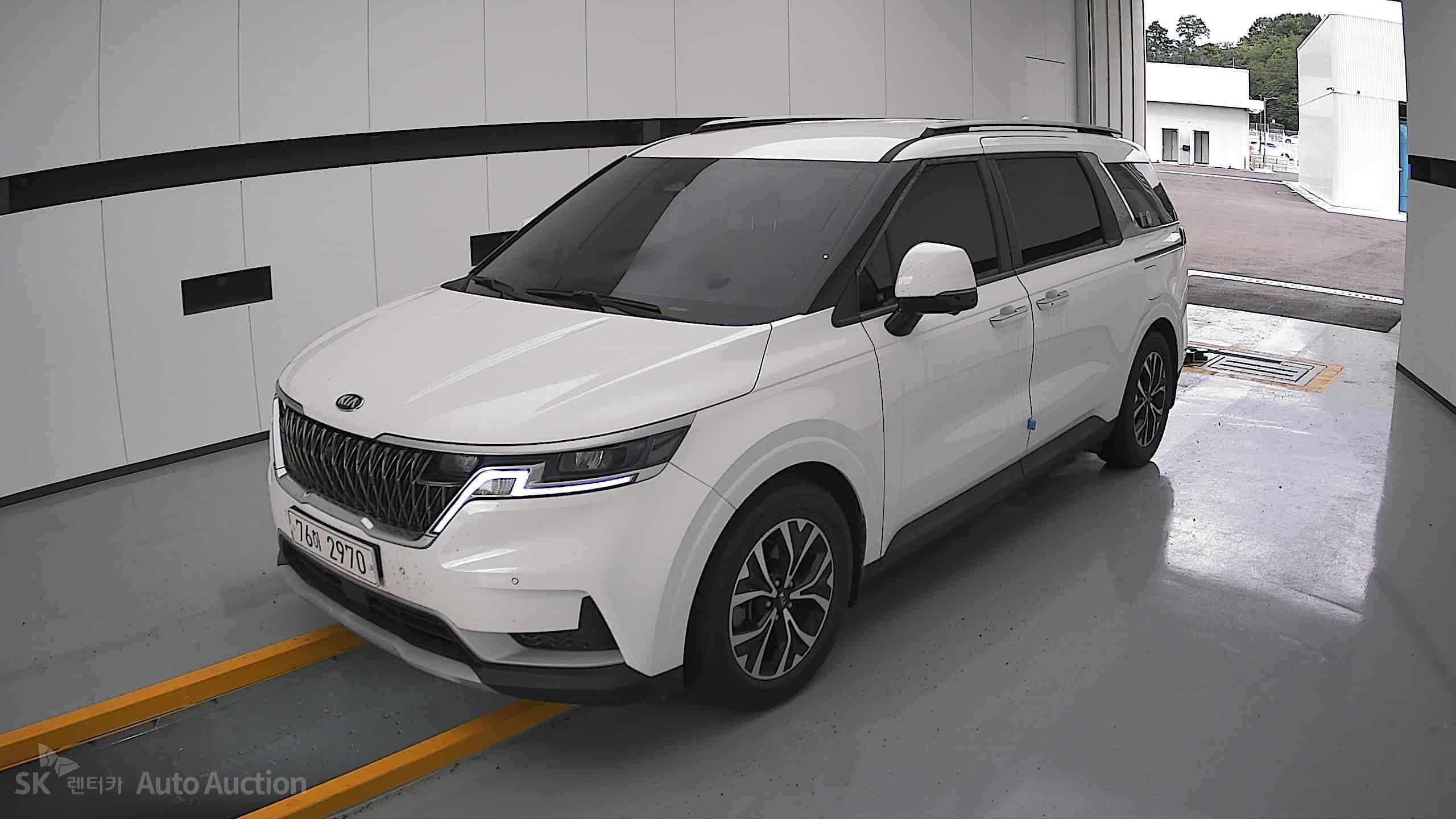 2021 - kia carnival