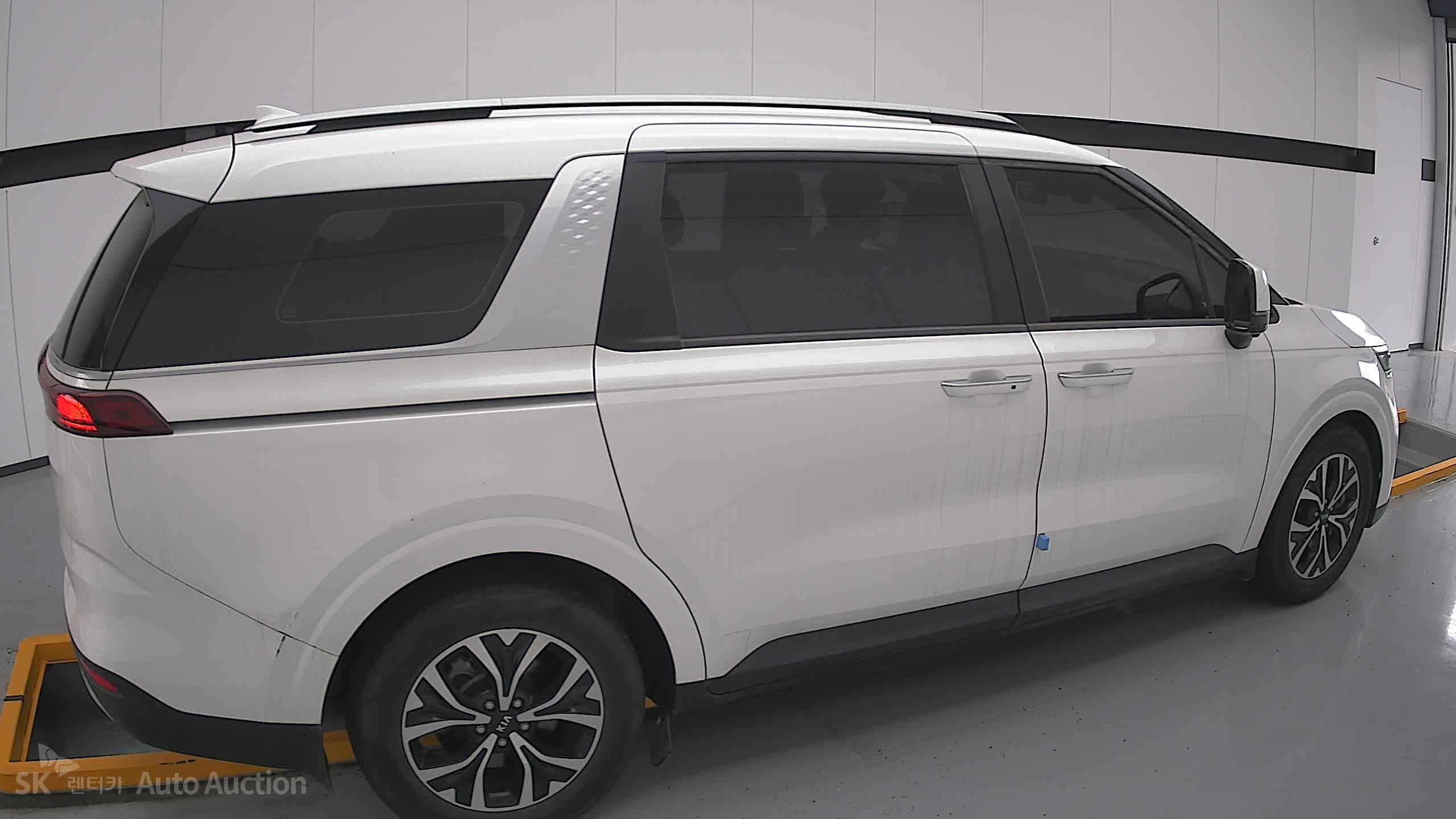 2021 - kia carnival