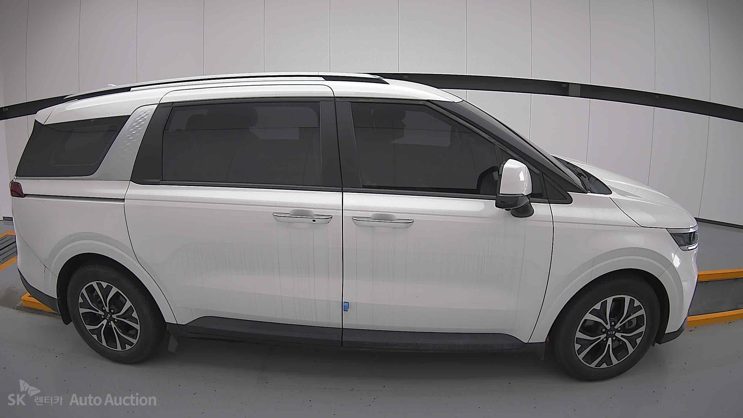 2021 - kia carnival