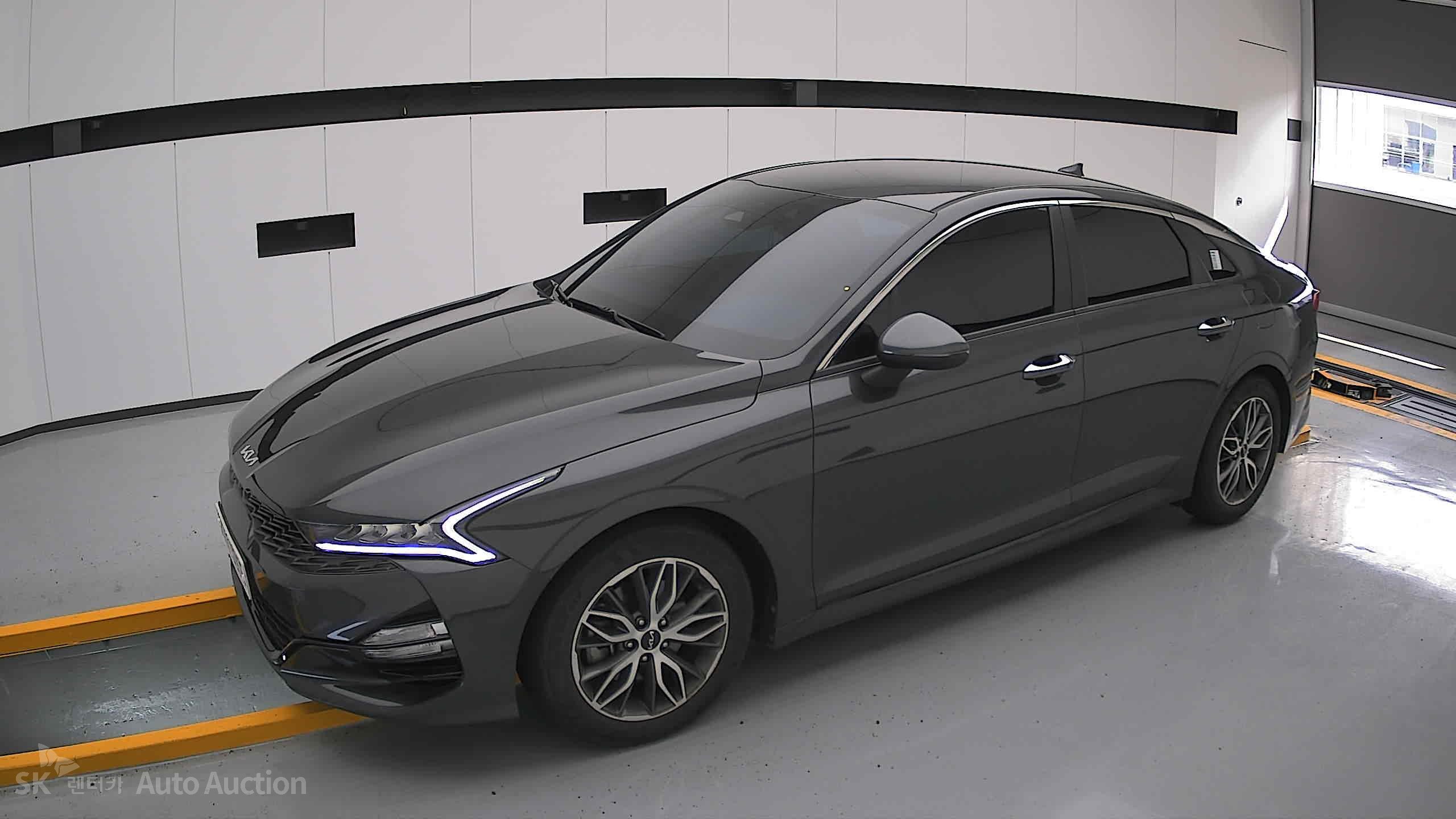 2022 - kia k5