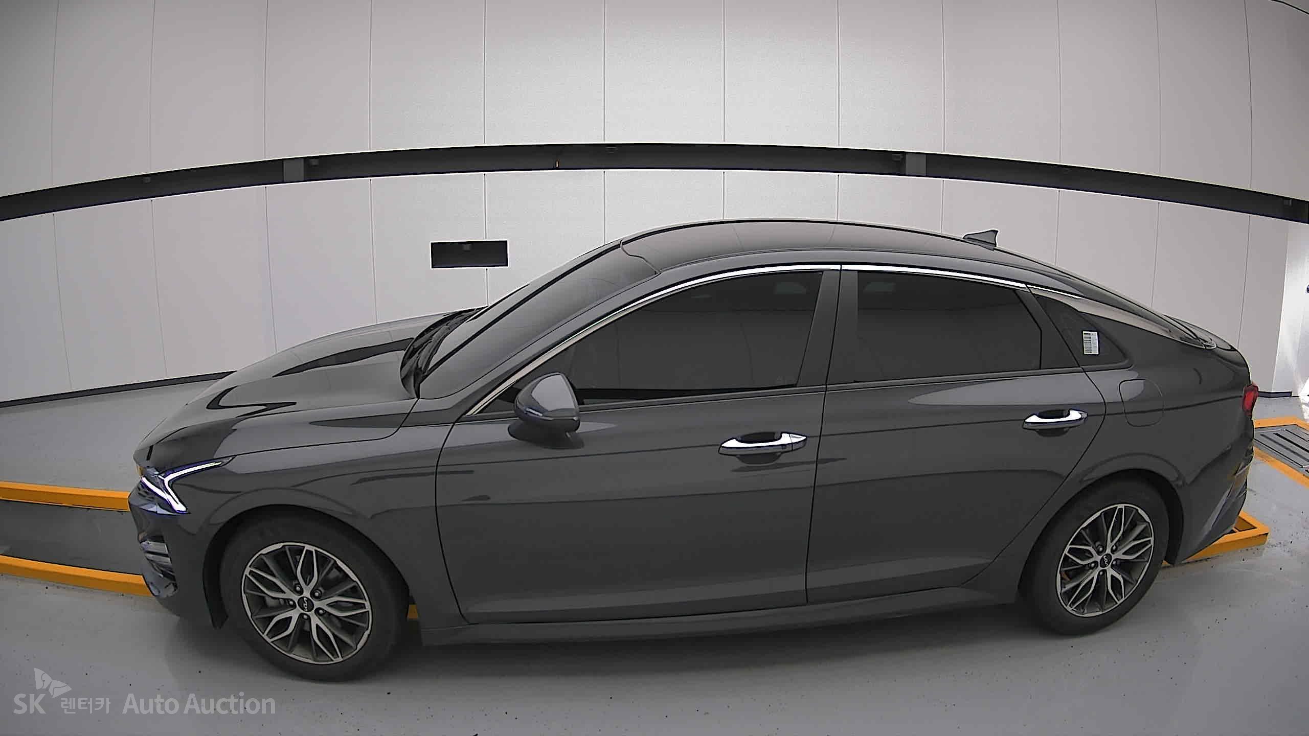 2022 - kia k5
