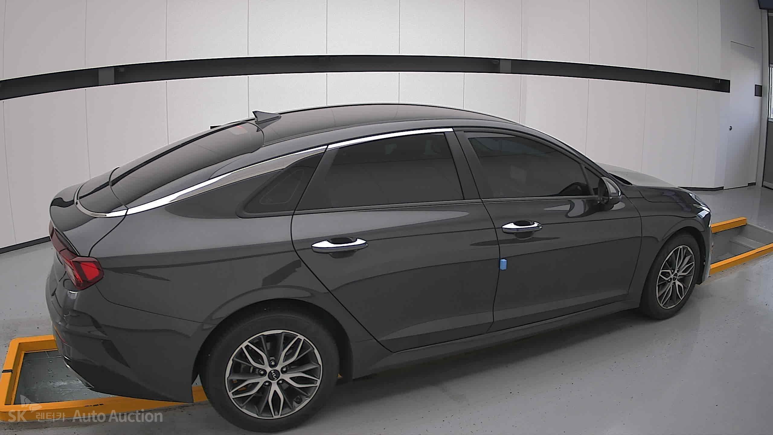 2022 - kia k5