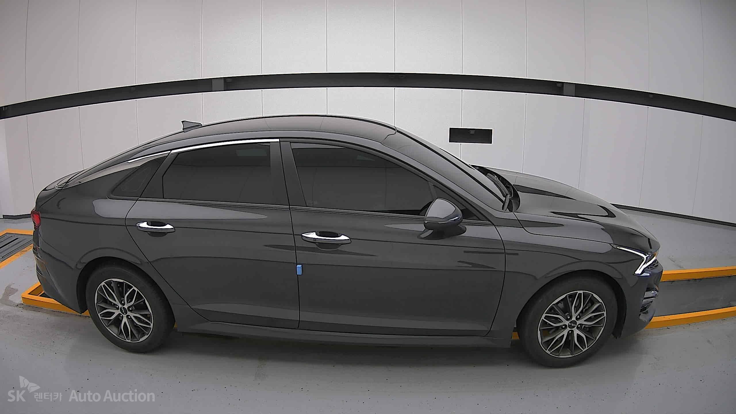 2022 - kia k5