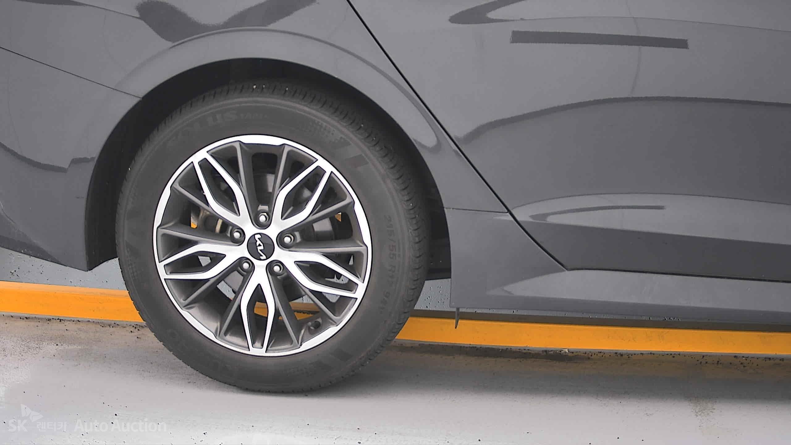 2022 - kia k5