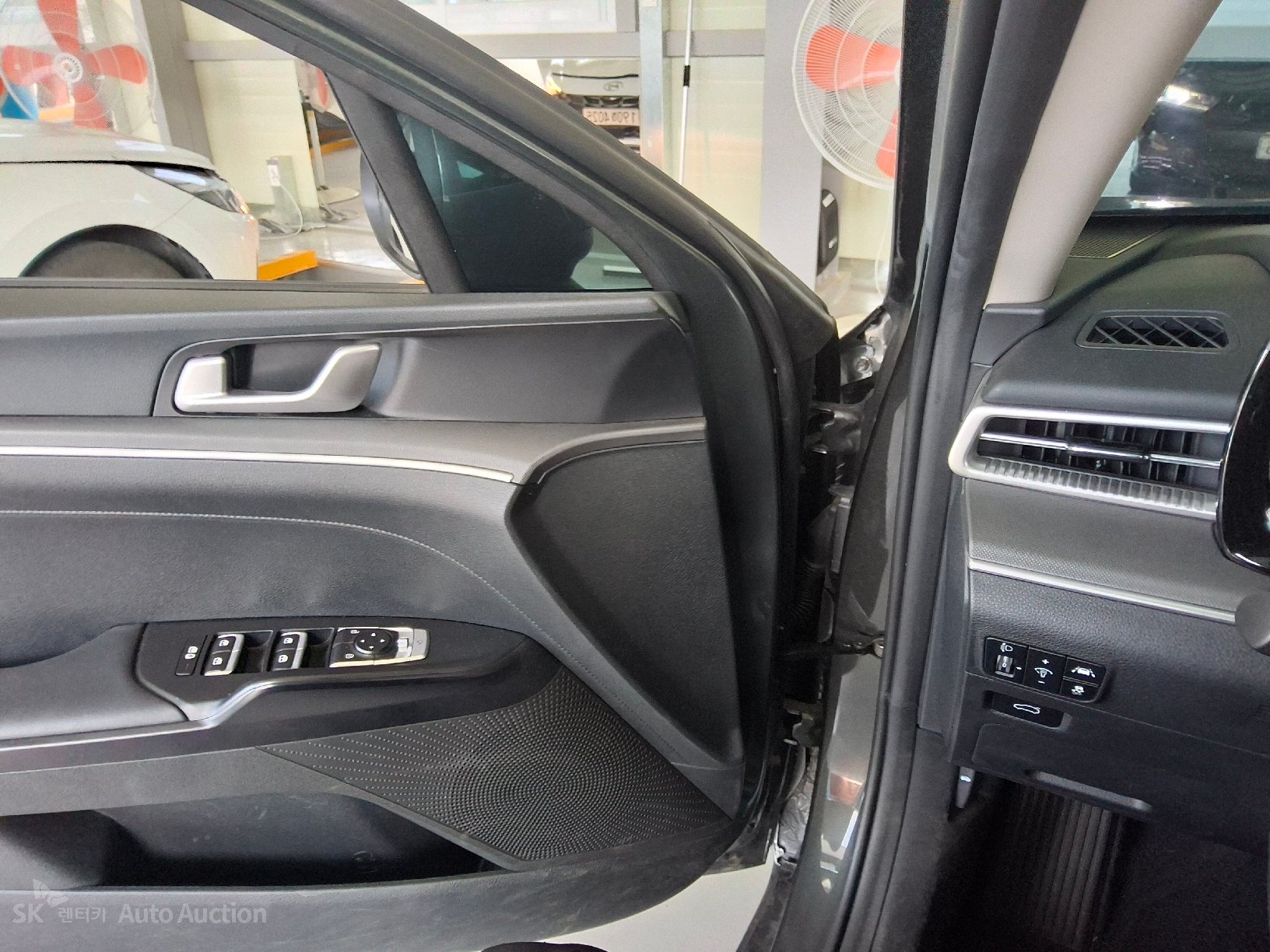 2022 - kia k5