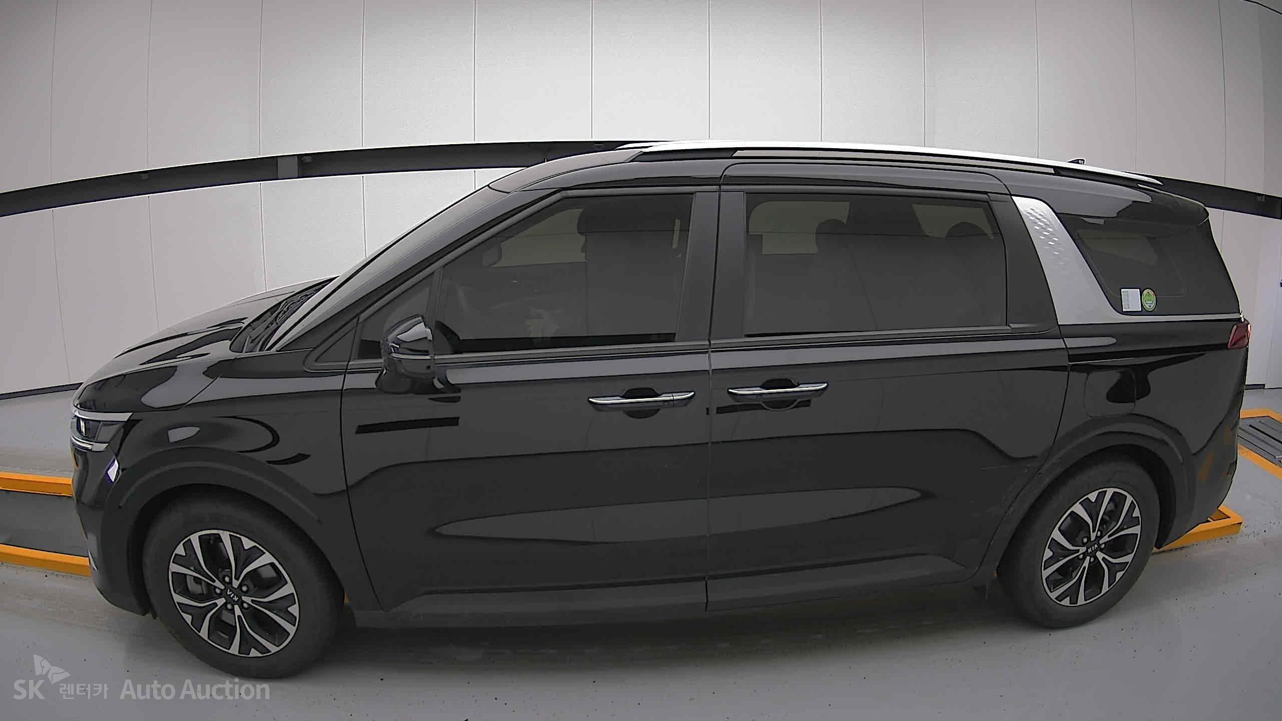 2021 - kia carnival