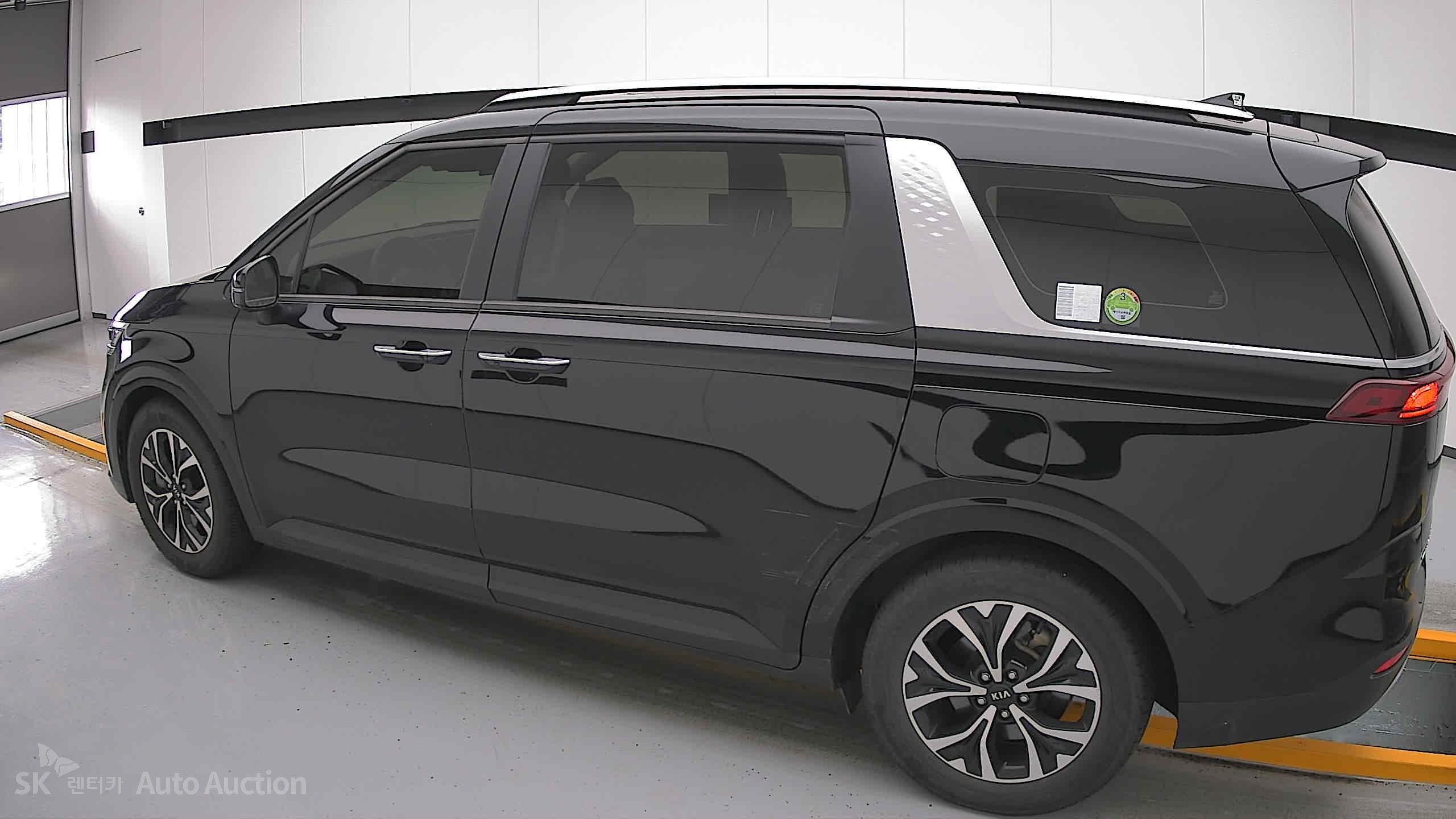 2021 - kia carnival