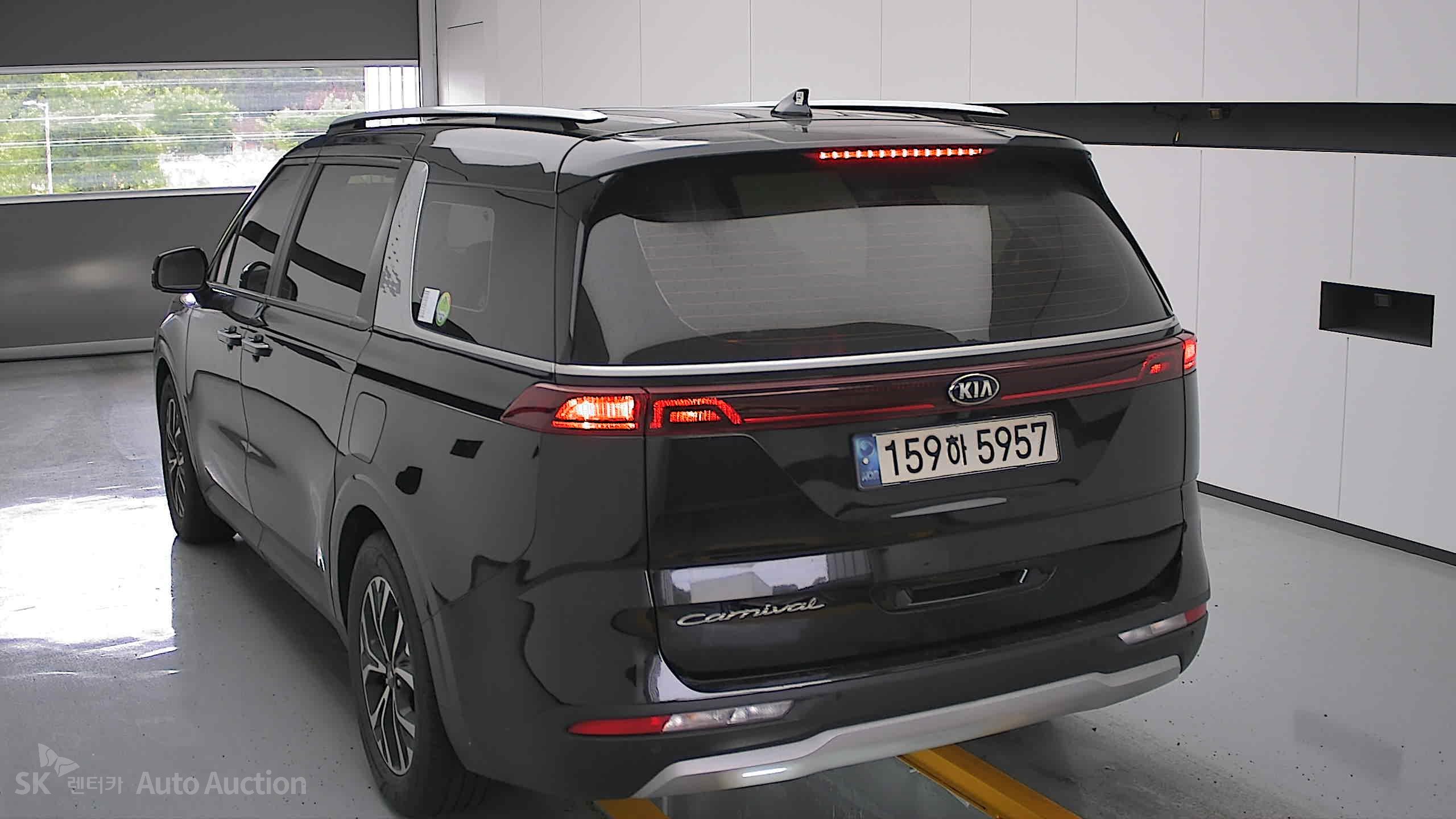 2021 - kia carnival