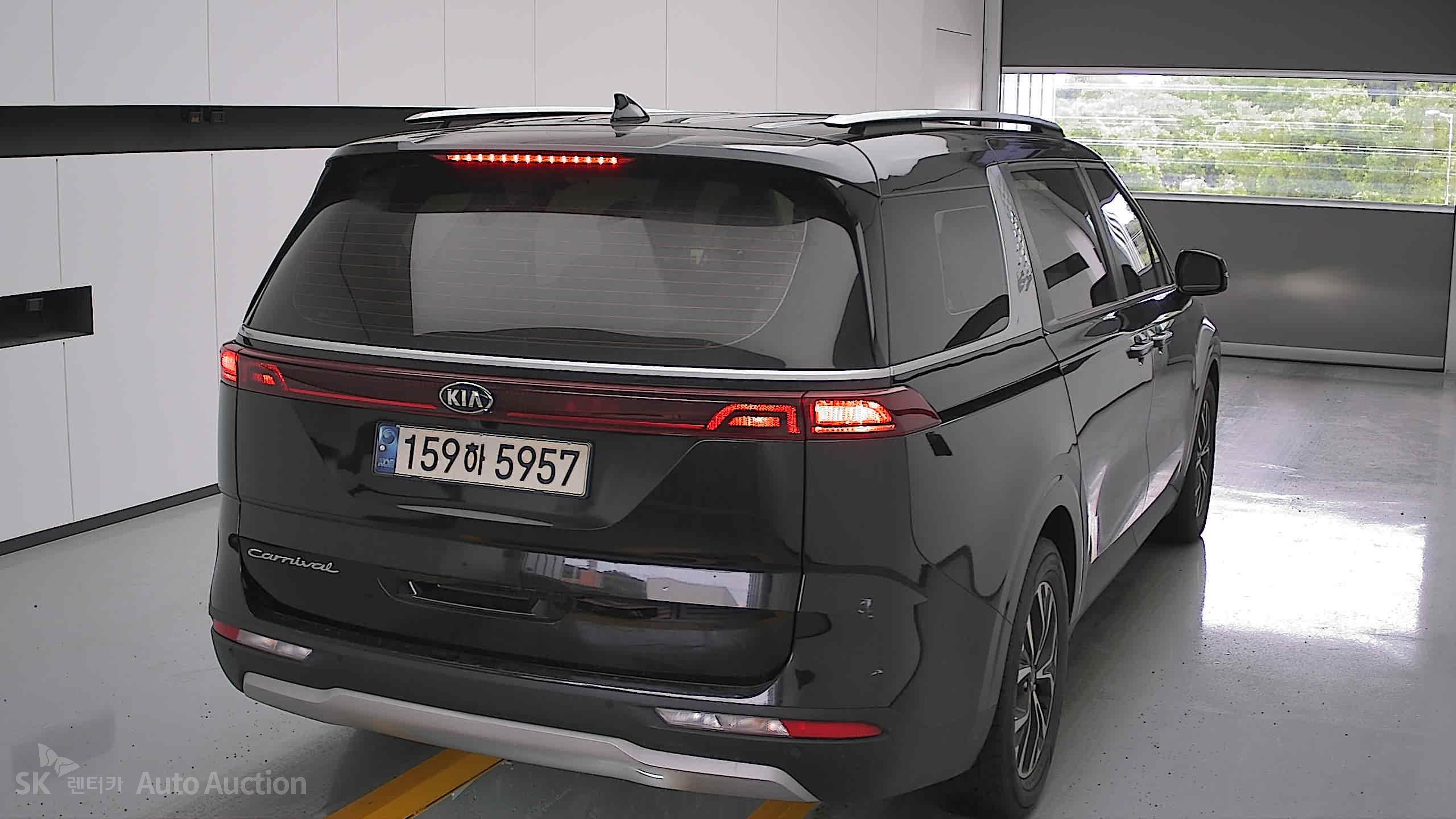 2021 - kia carnival
