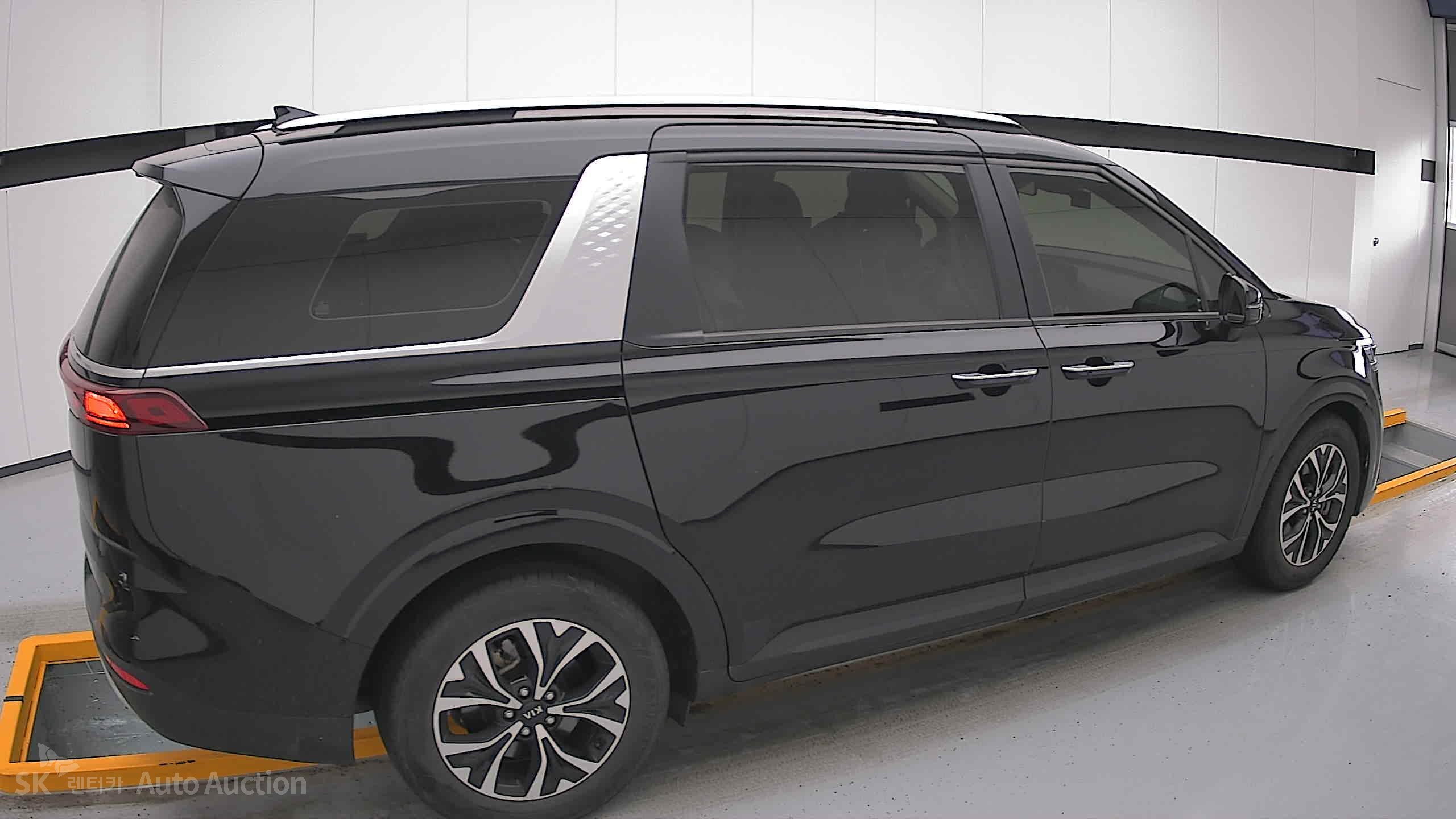 2021 - kia carnival