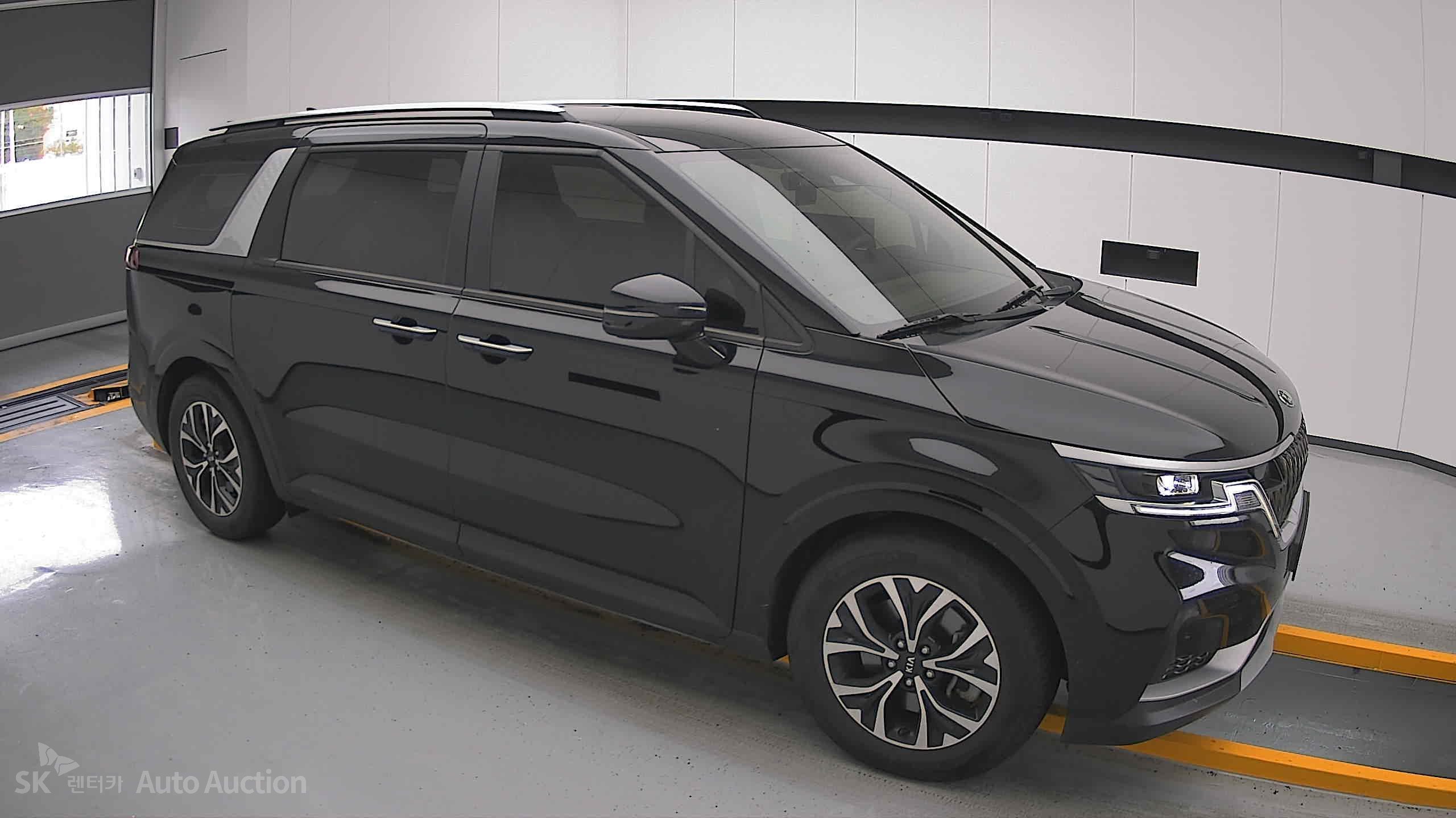 2021 - kia carnival
