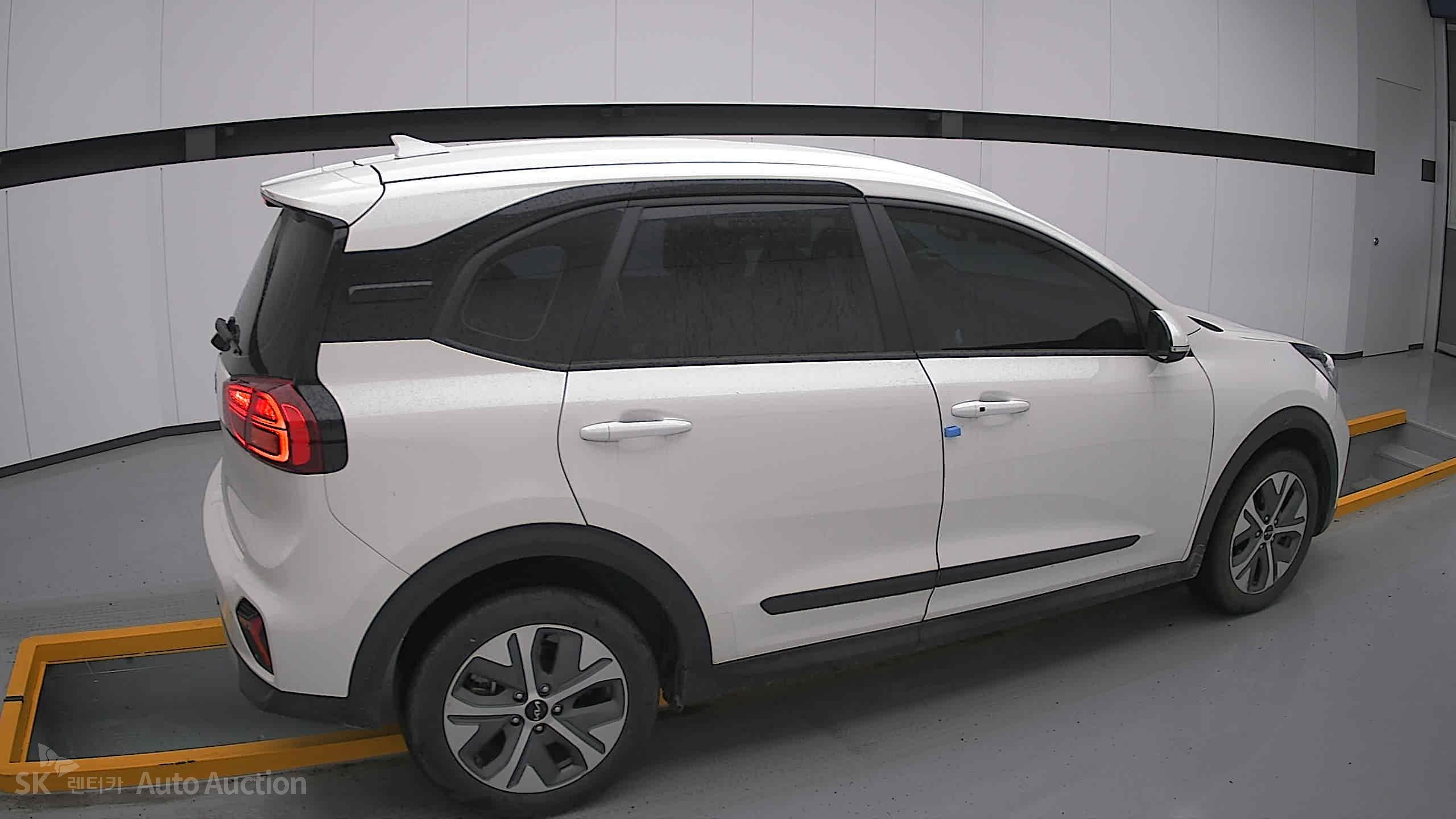 2023 - kia niro