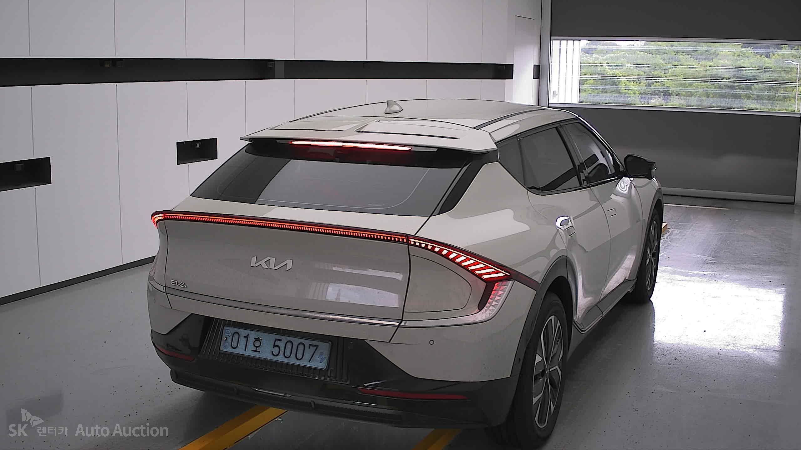 2022 - kia ev6
