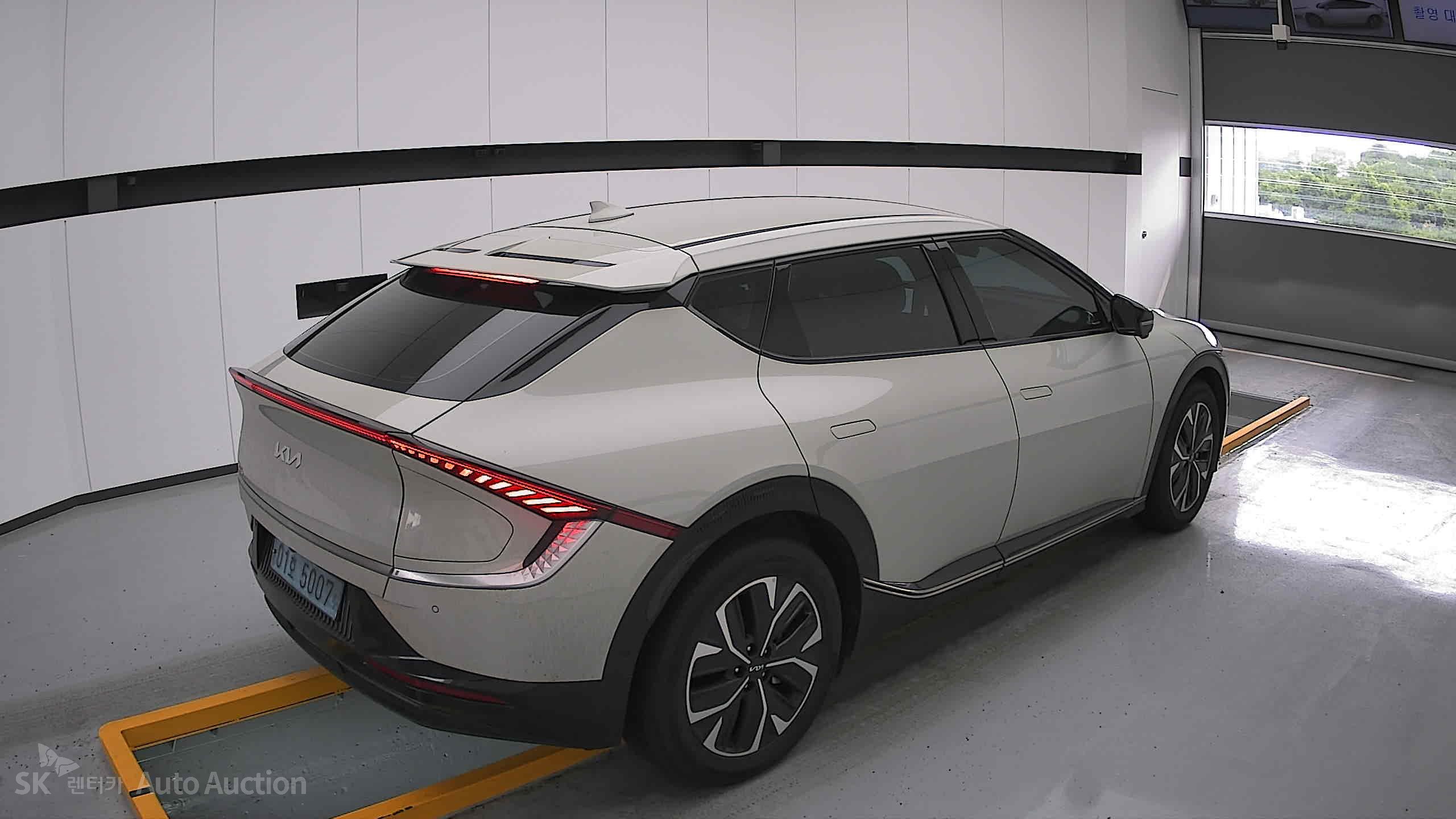2022 - kia ev6