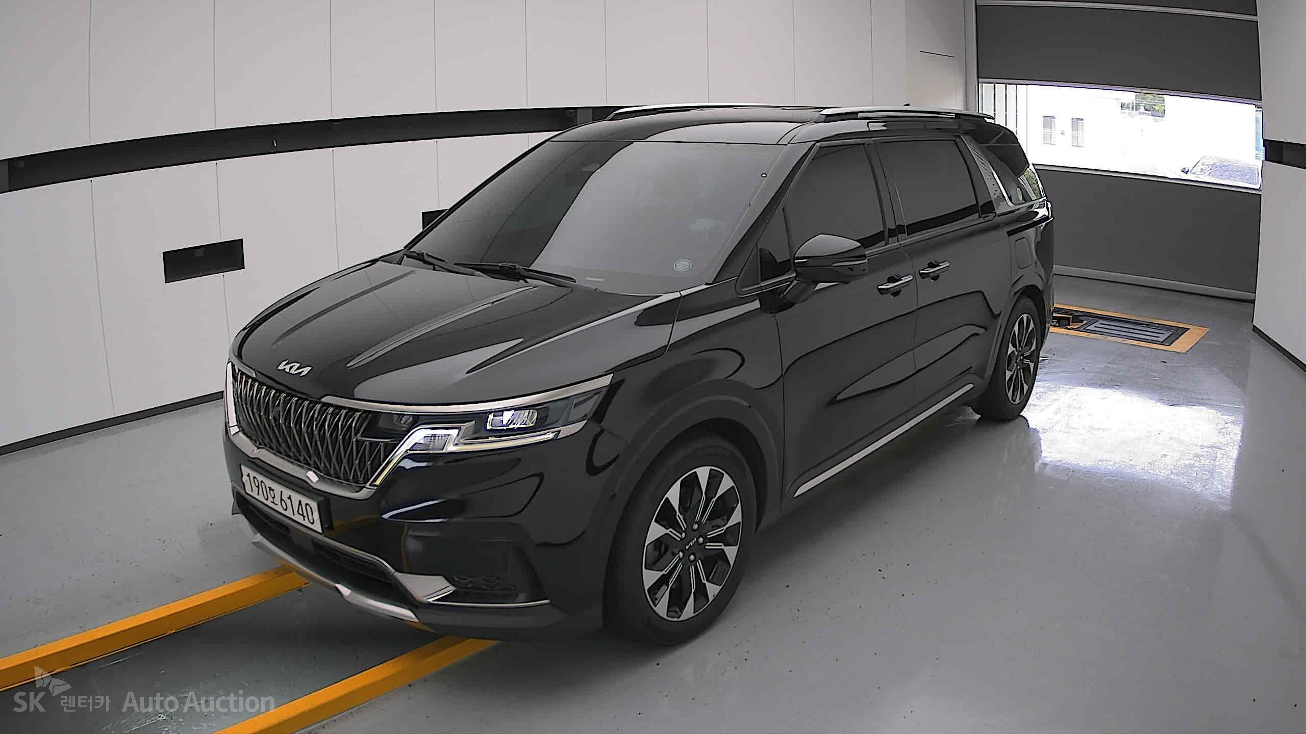 2023 - kia carnival