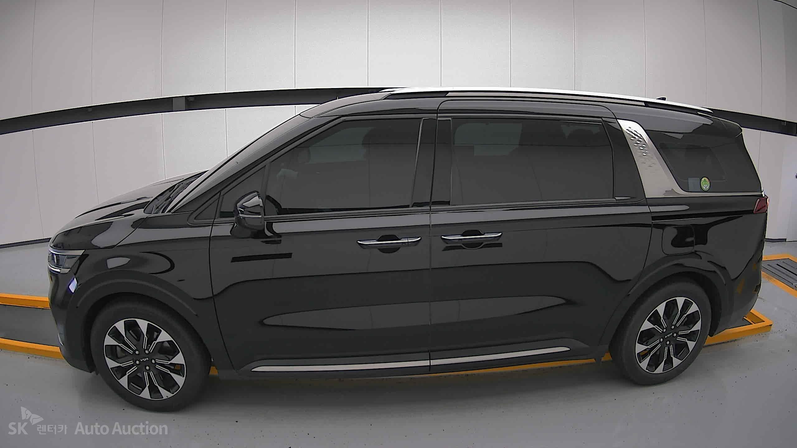 2023 - kia carnival