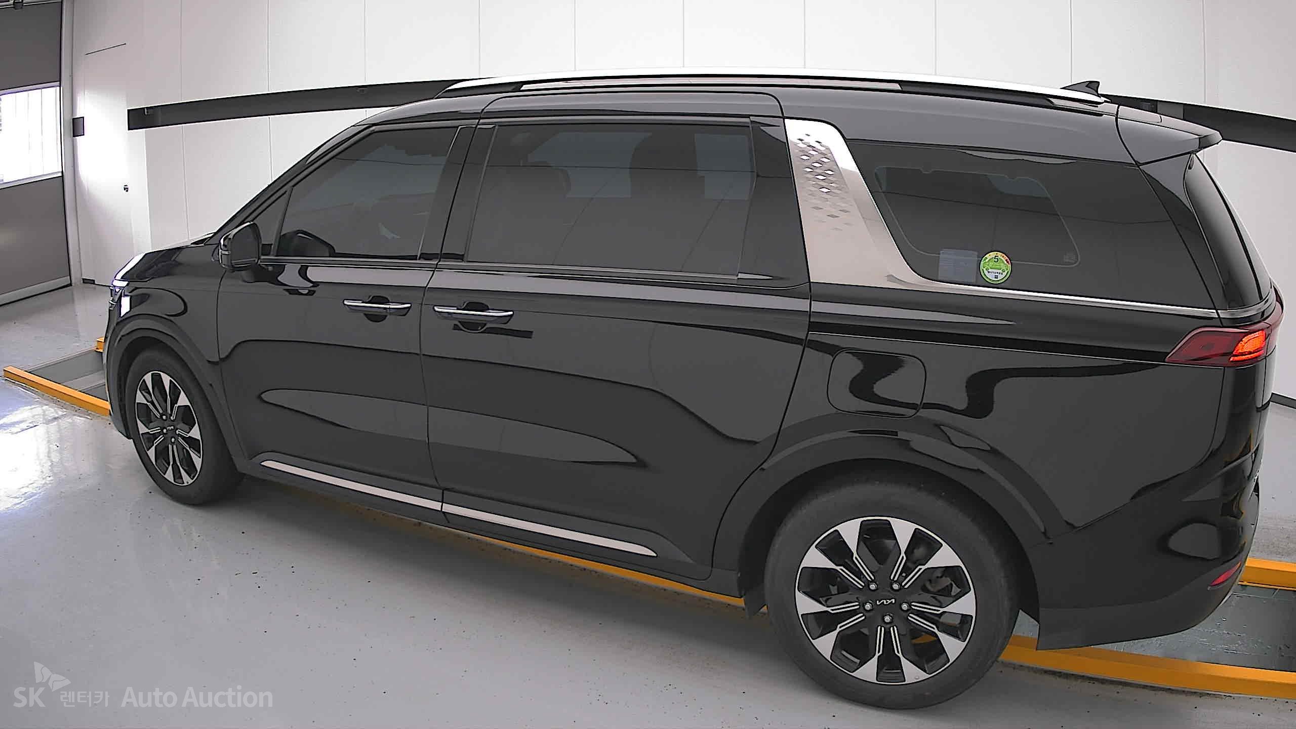 2023 - kia carnival