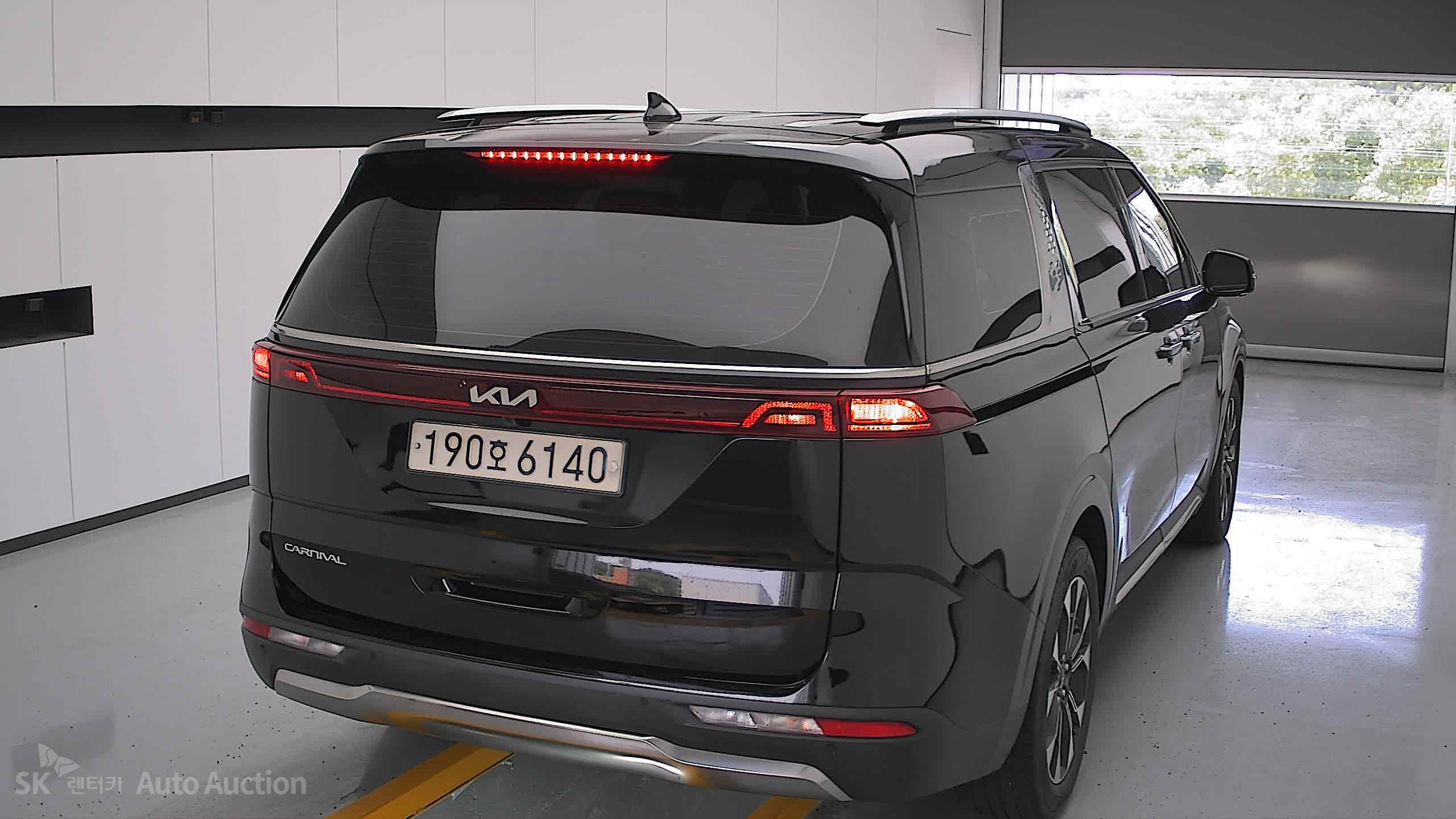 2023 - kia carnival