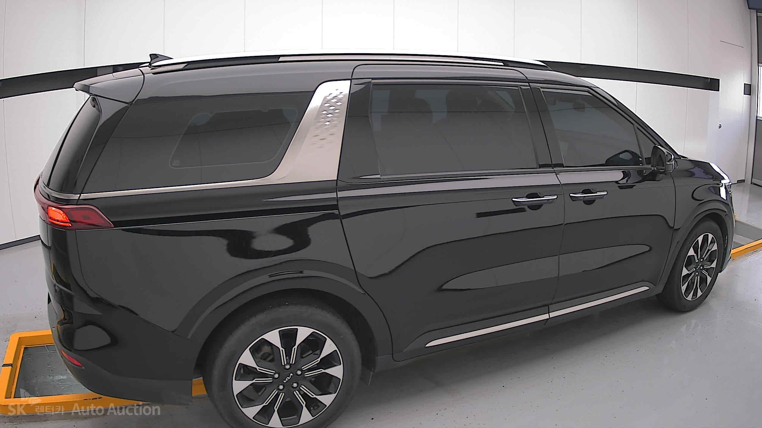 2023 - kia carnival