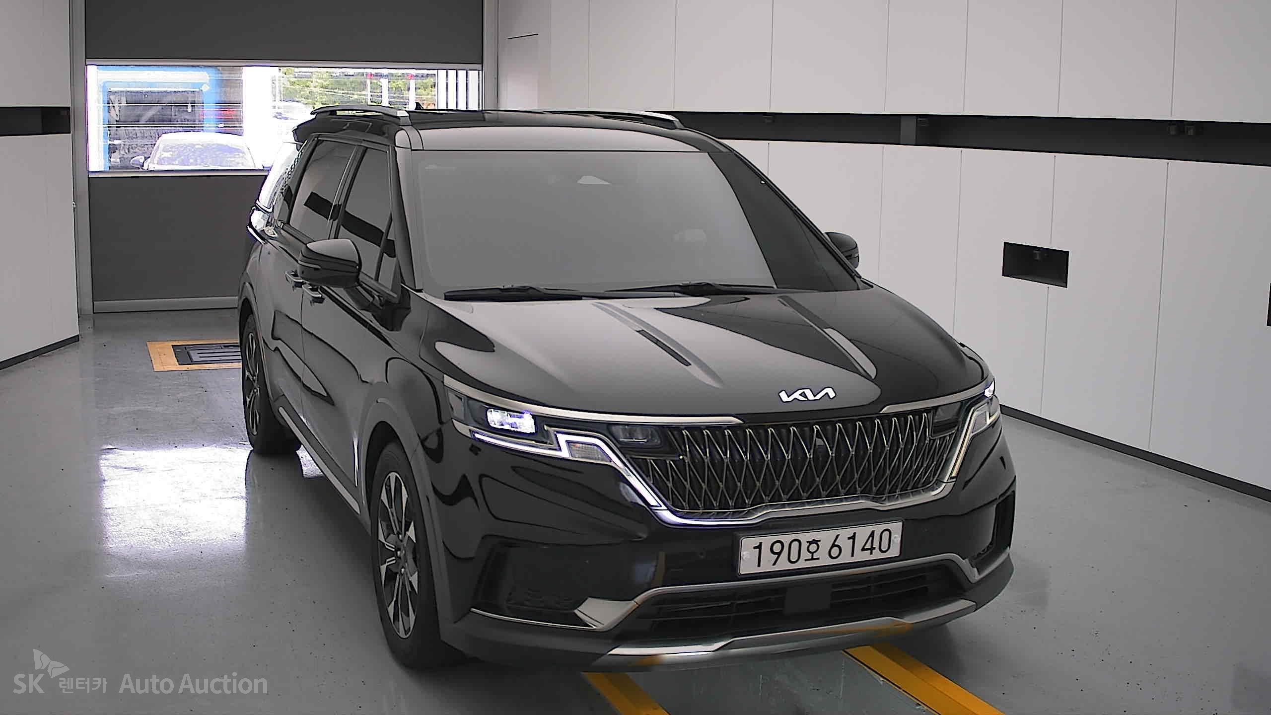 2023 - kia carnival