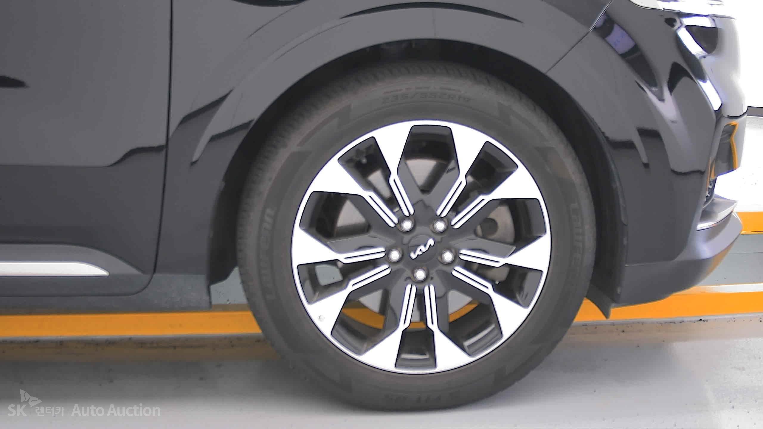 2023 - kia carnival