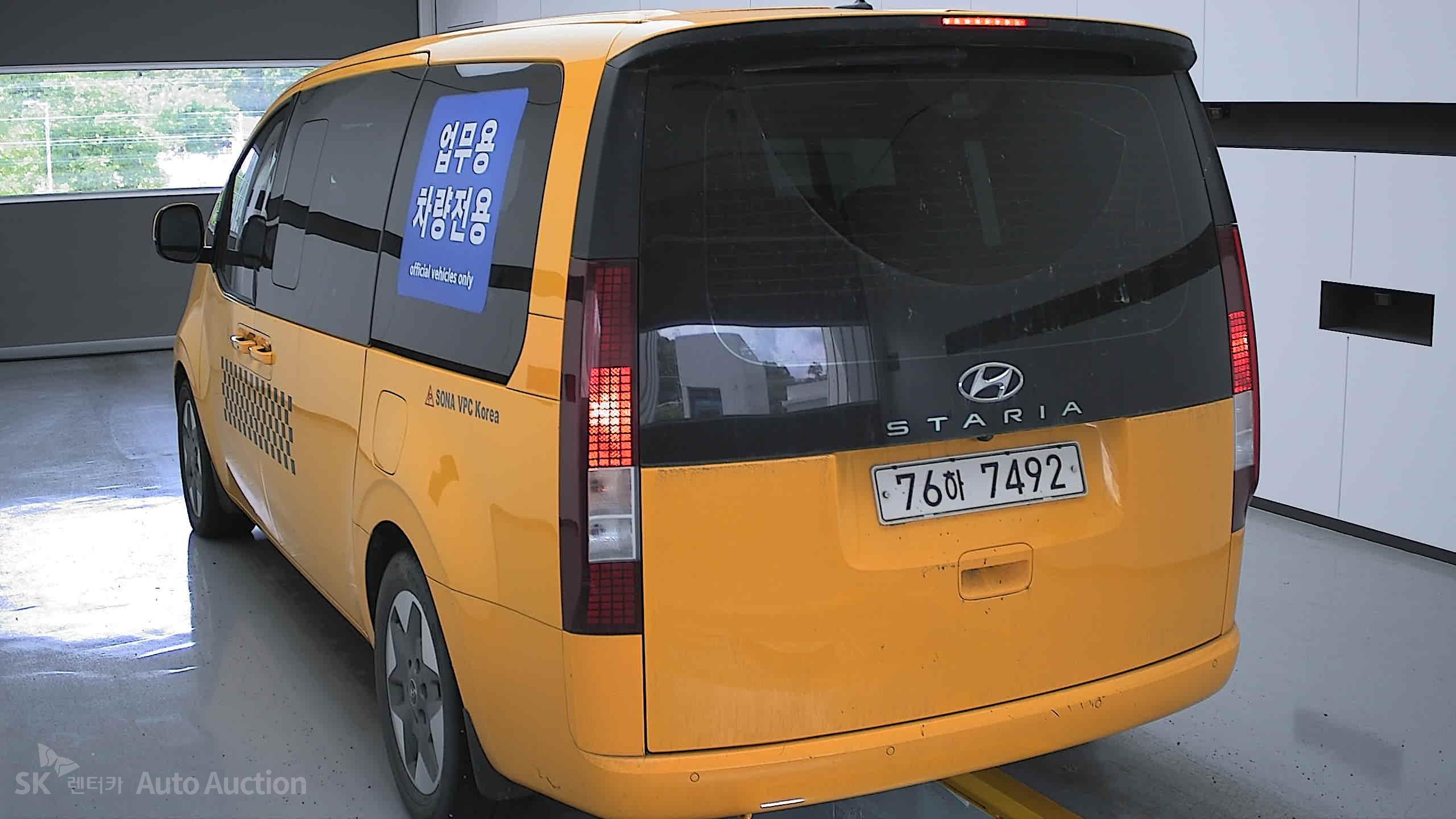 2022 - hyundai staria