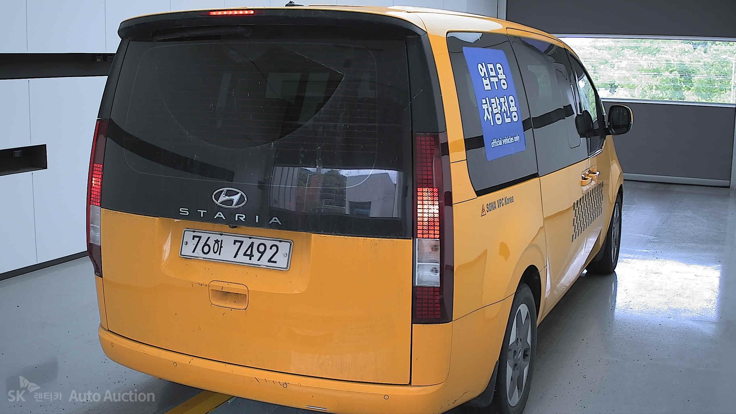 2022 - hyundai staria
