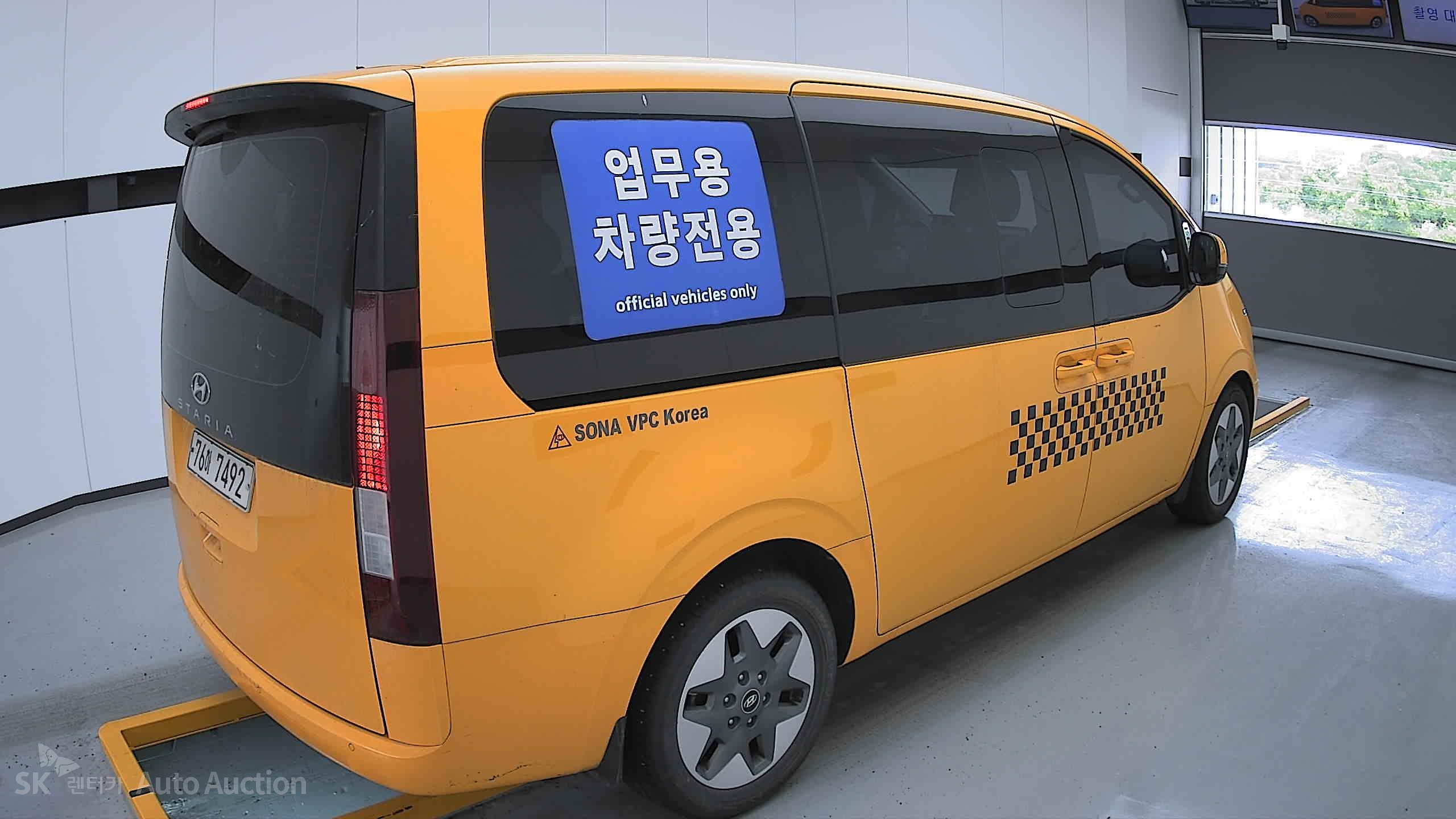 2022 - hyundai staria