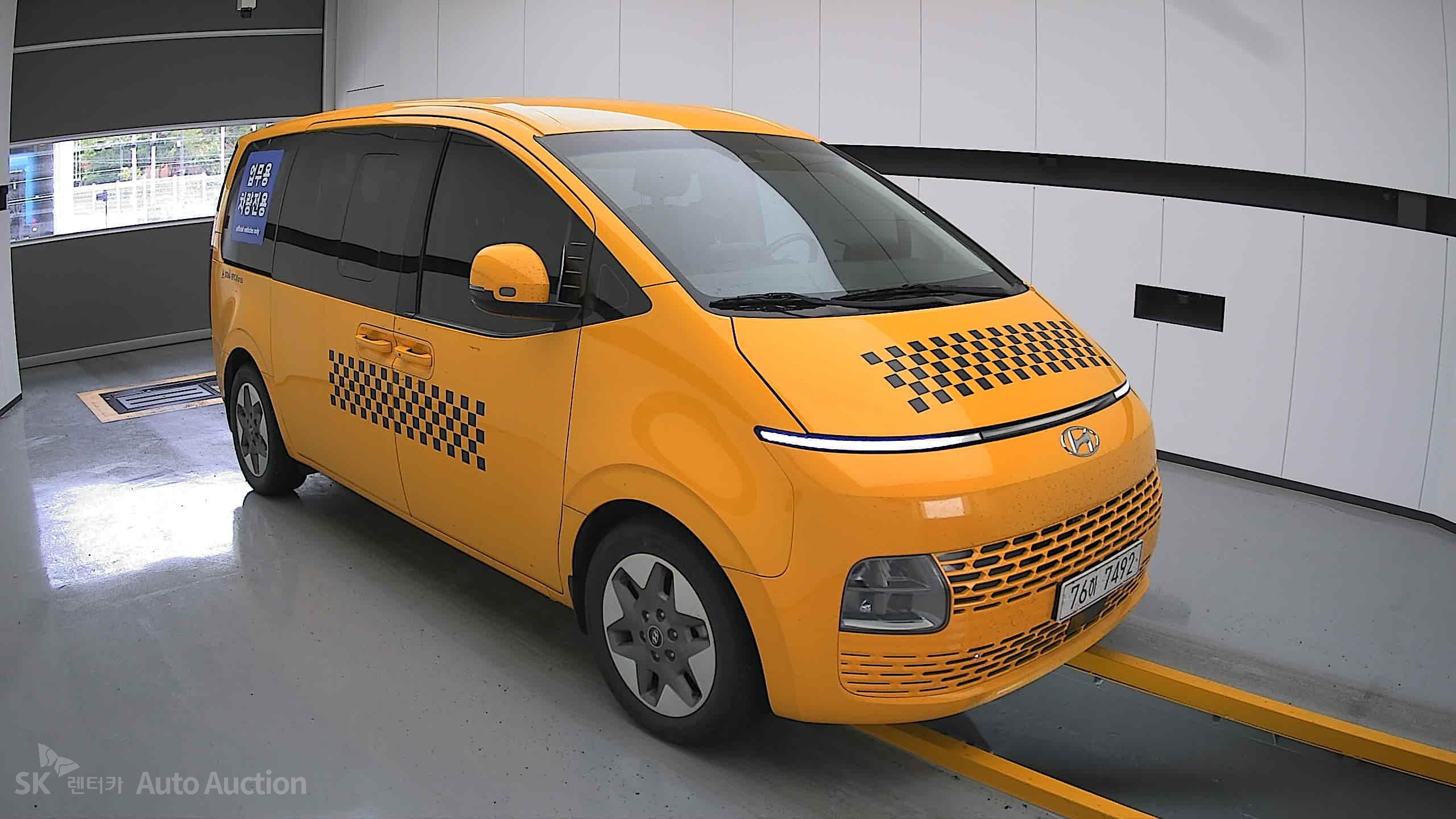 2022 - hyundai staria
