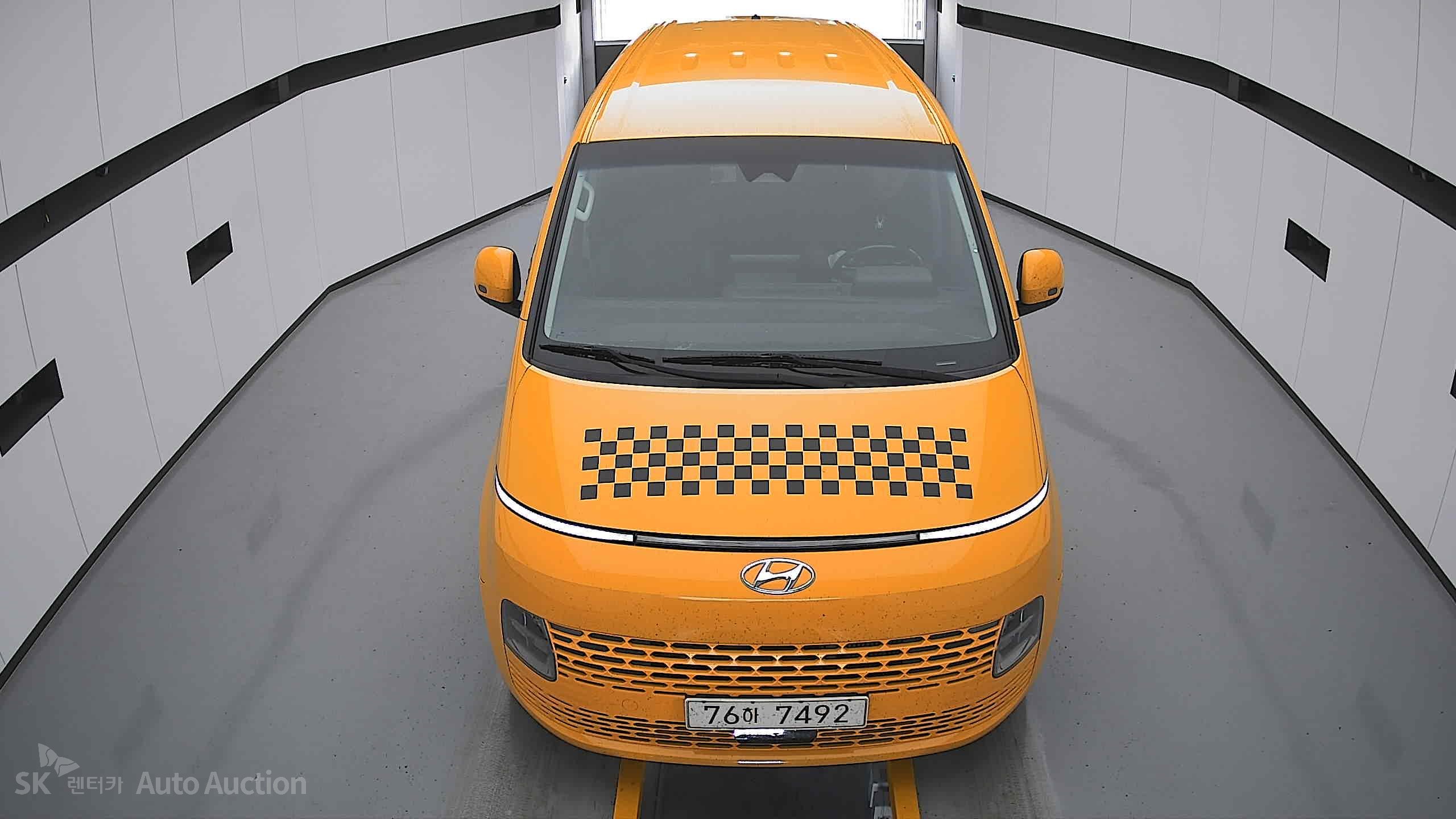 2022 - hyundai staria