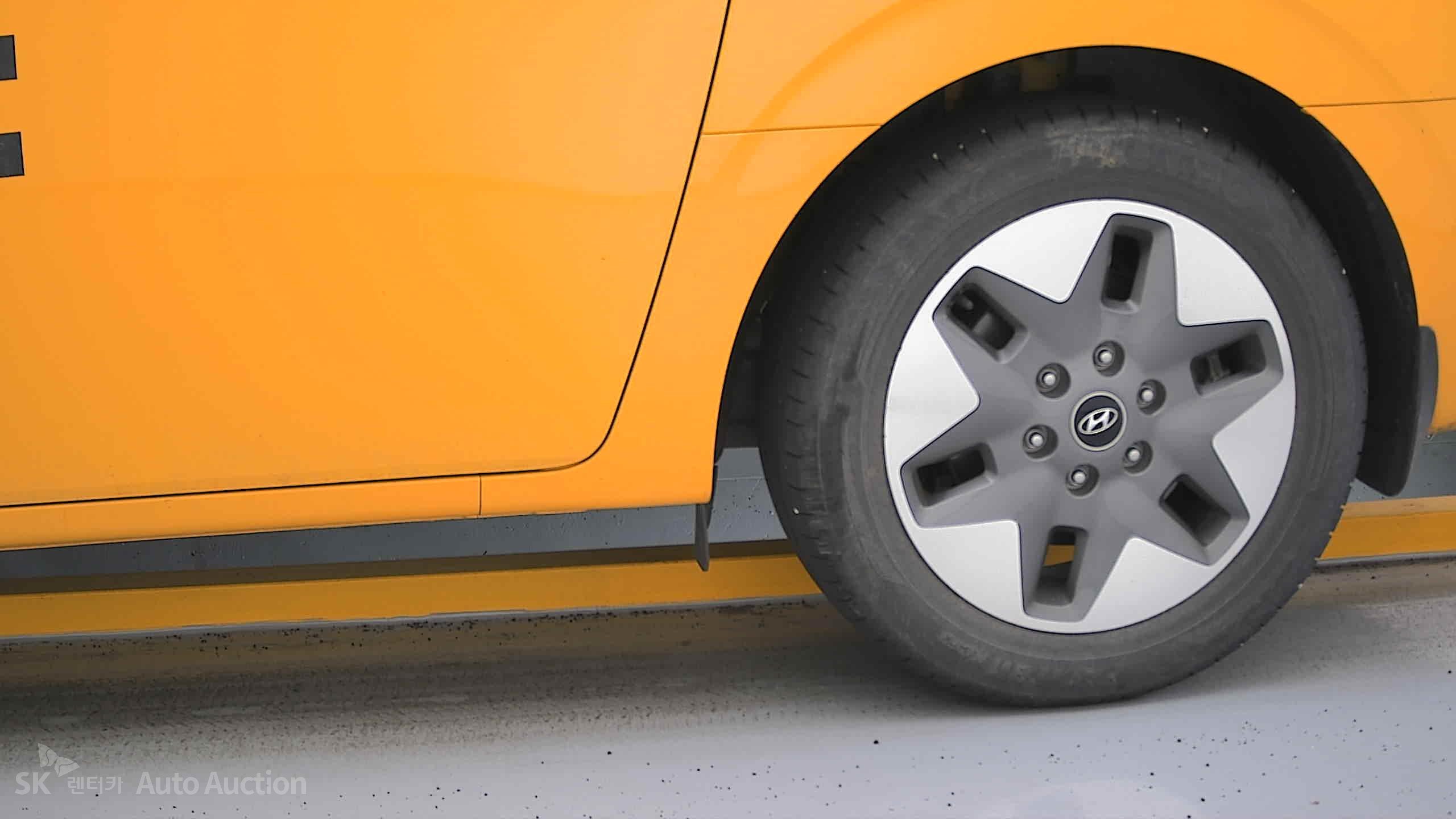 2022 - hyundai staria
