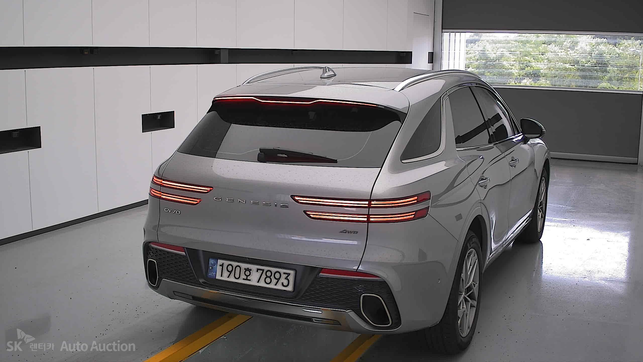 2023 - genesis gv70