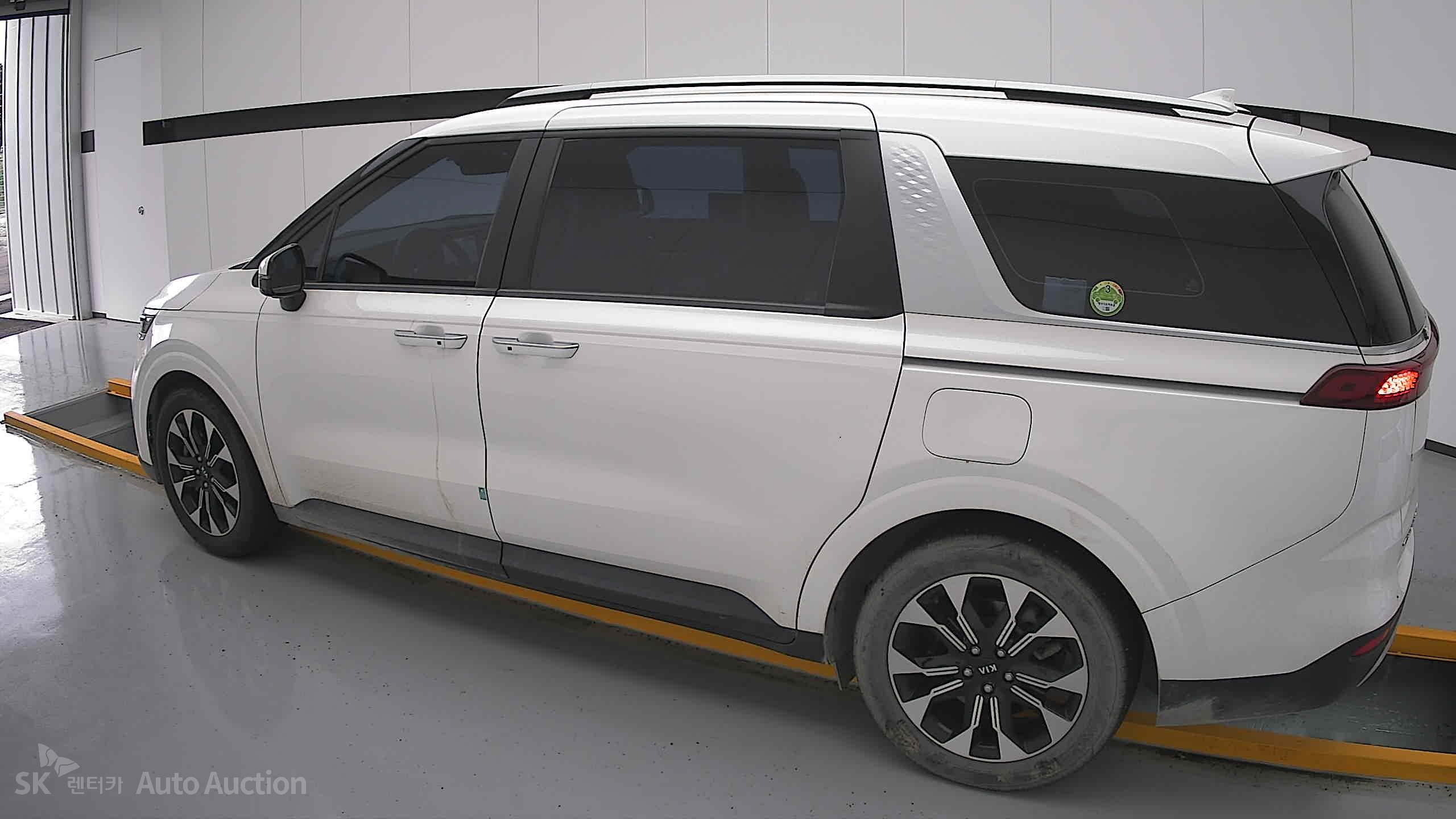 2021 - kia carnival