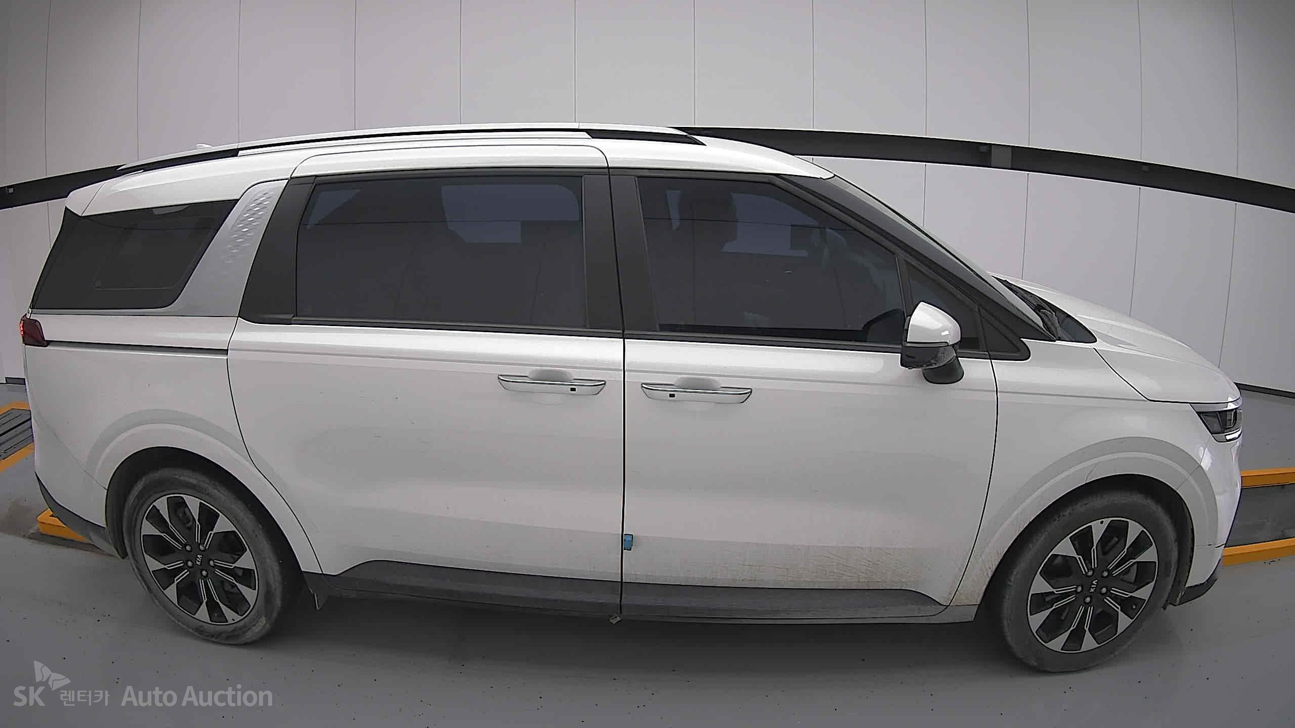 2021 - kia carnival