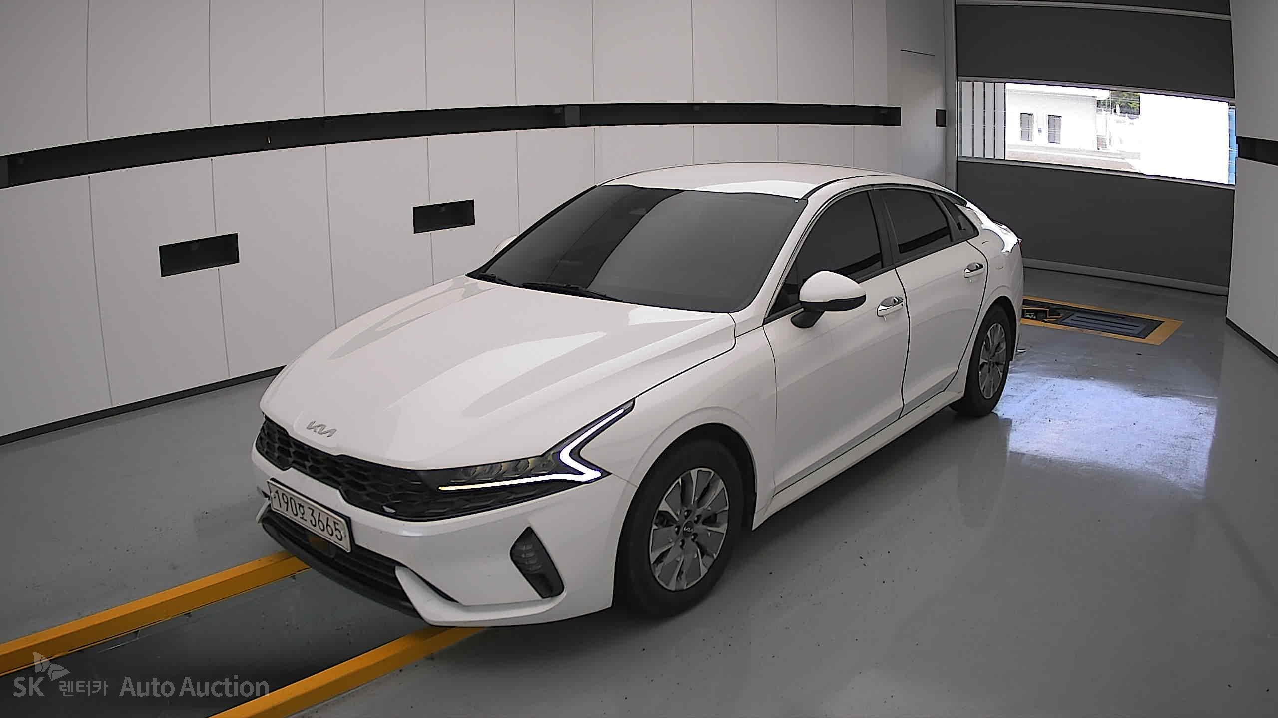2022 - kia k5