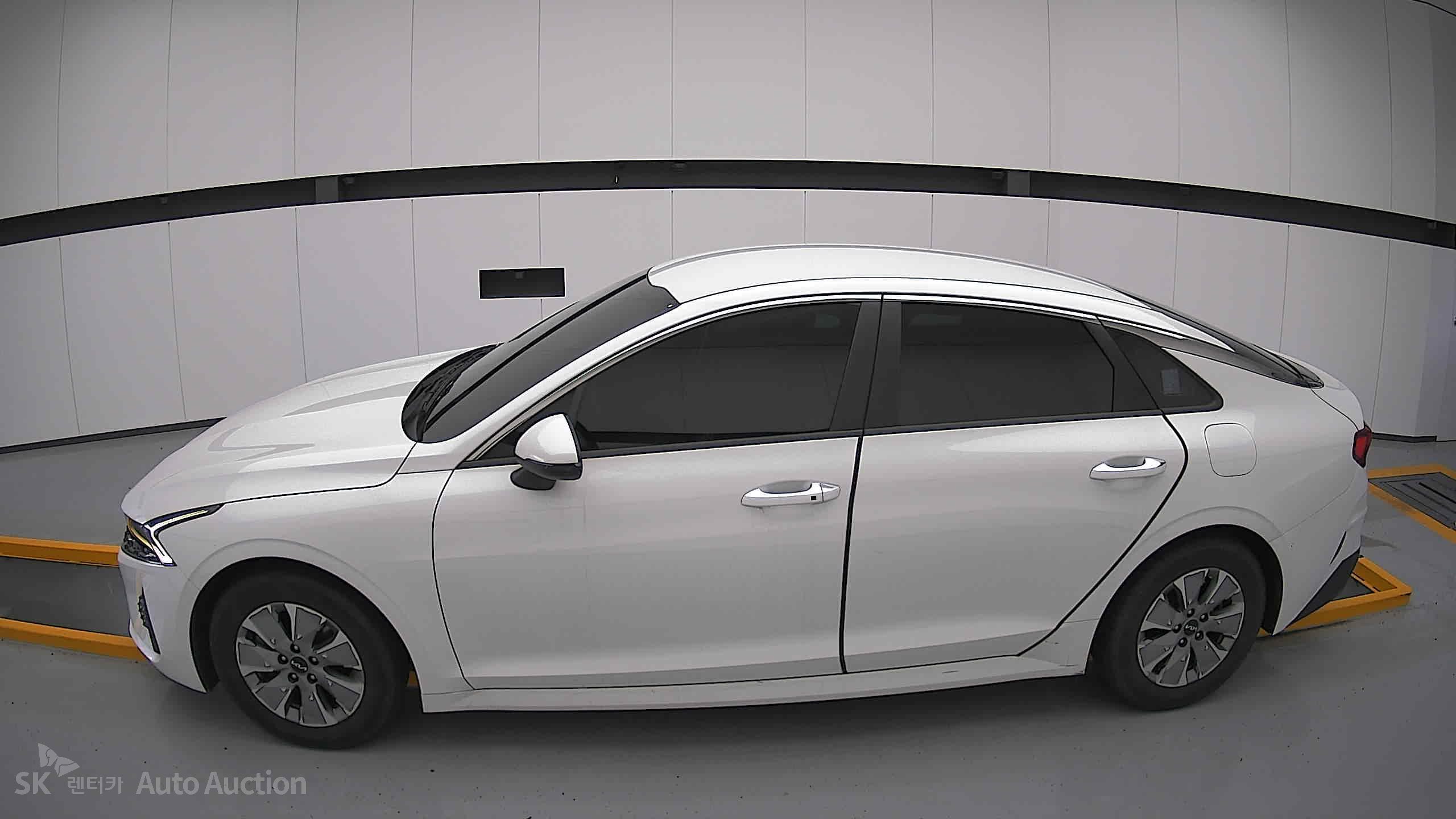 2022 - kia k5