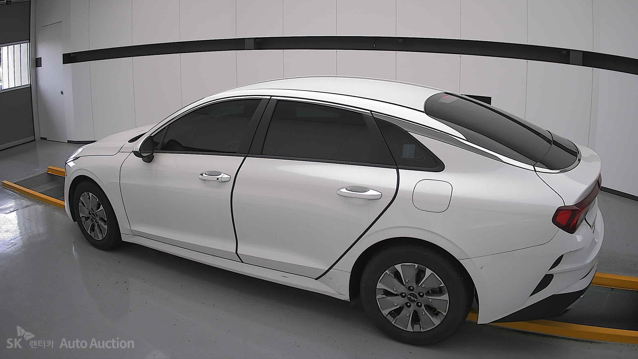 2022 - kia k5