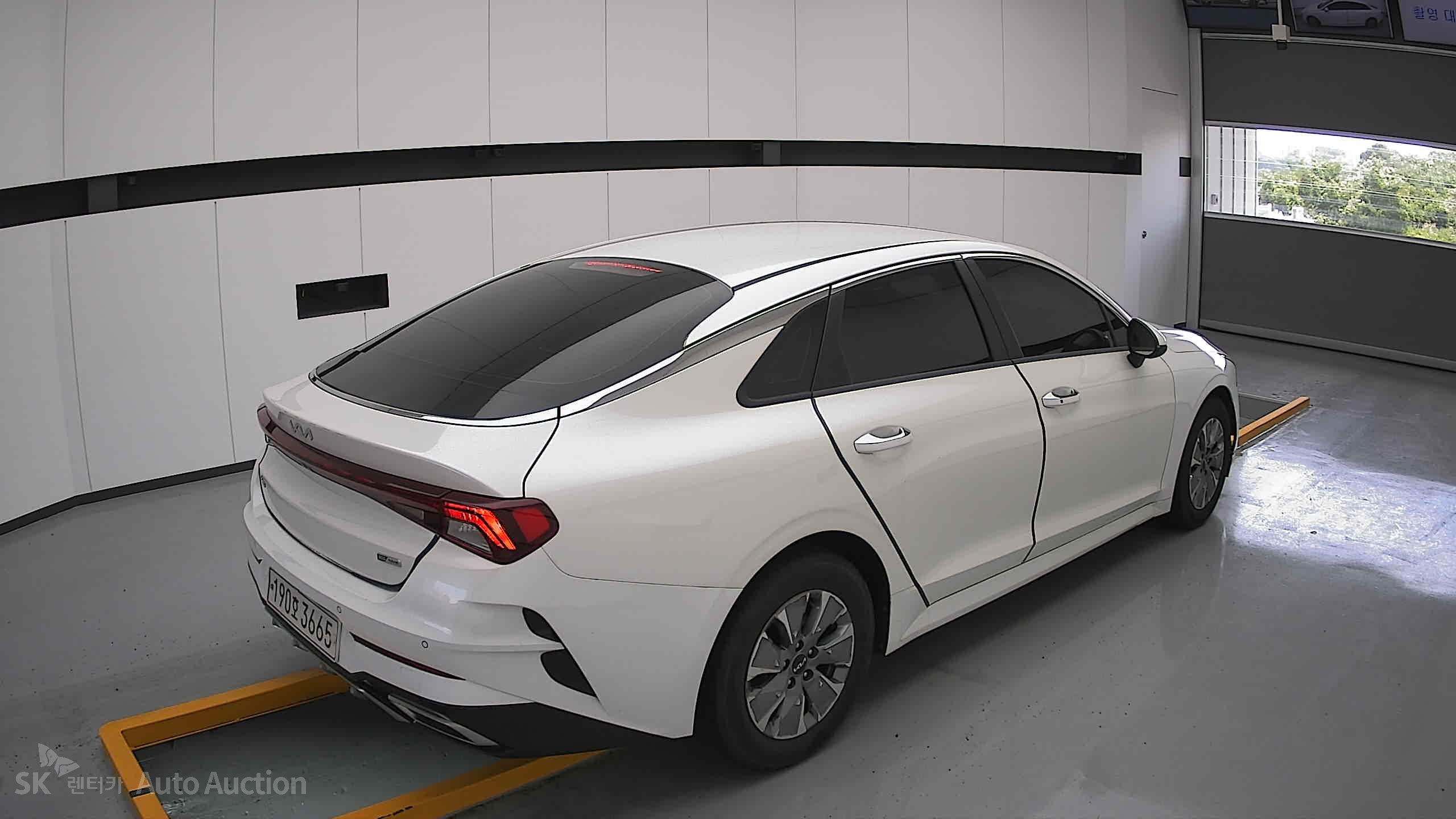 2022 - kia k5