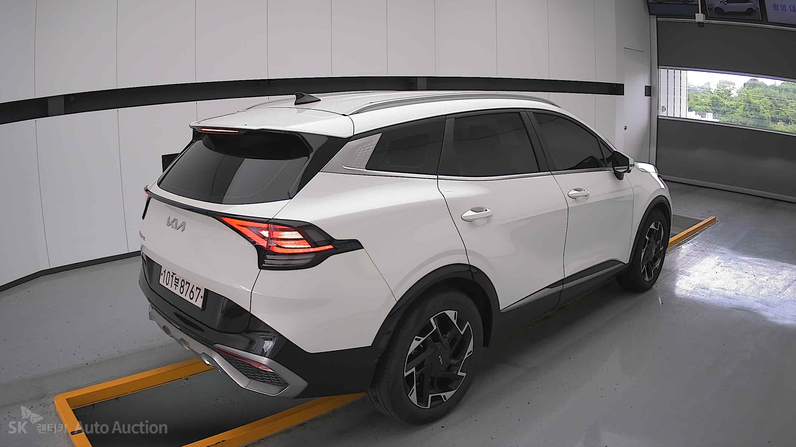 2023 - kia sportage