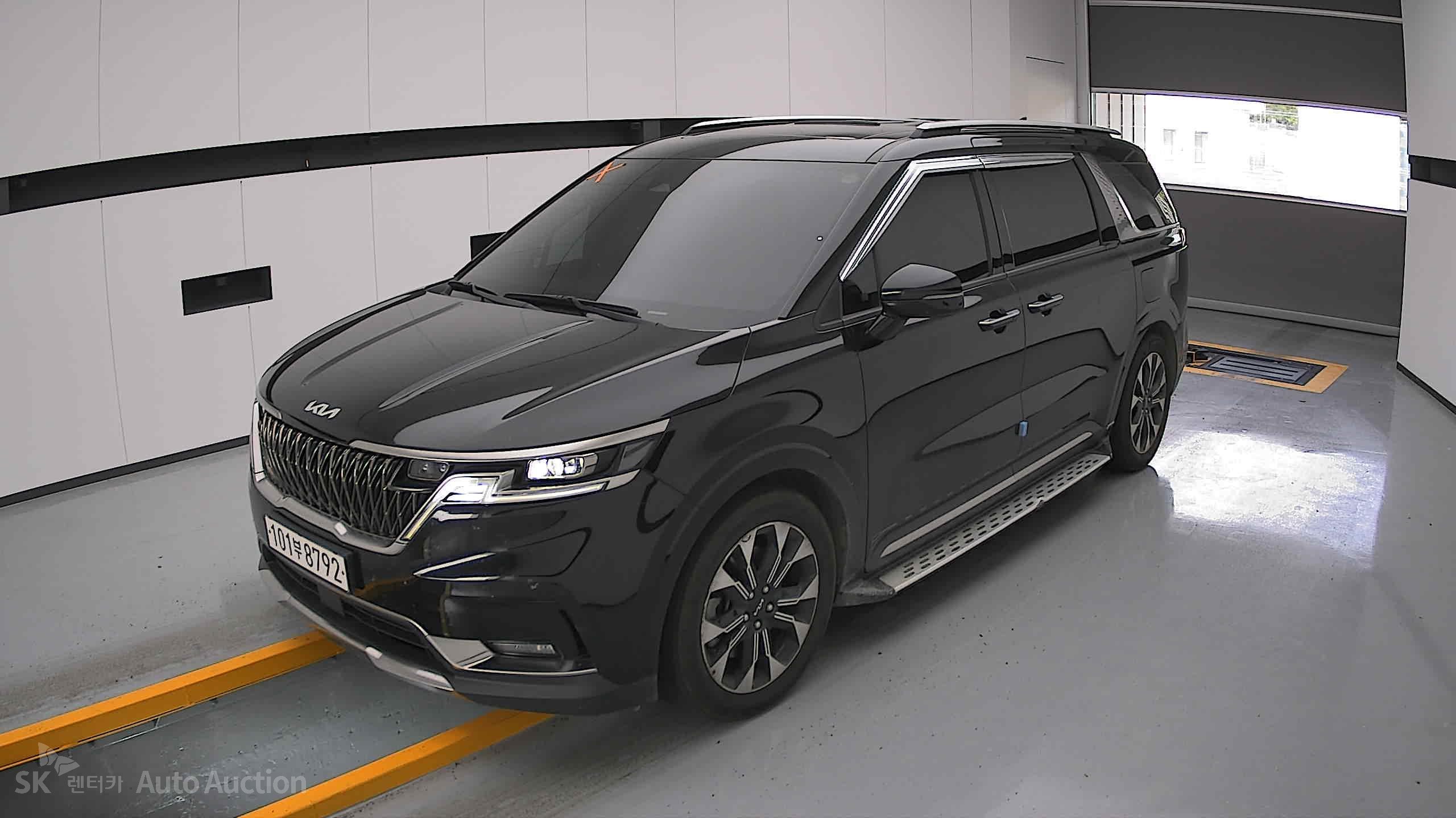 2023 - kia carnival