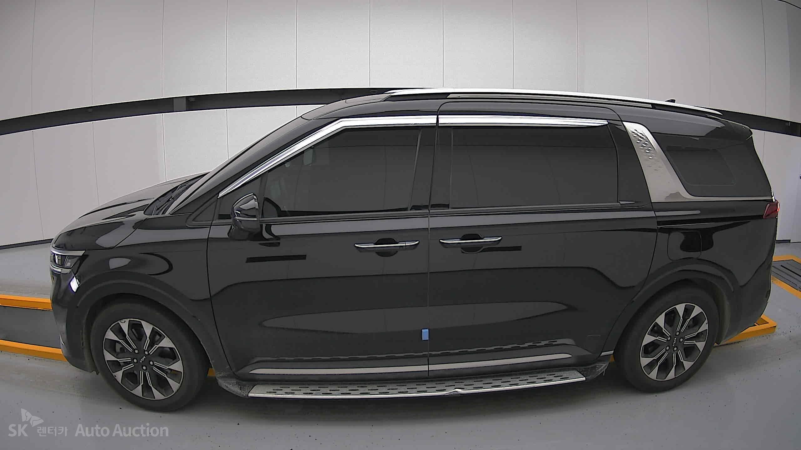 2023 - kia carnival