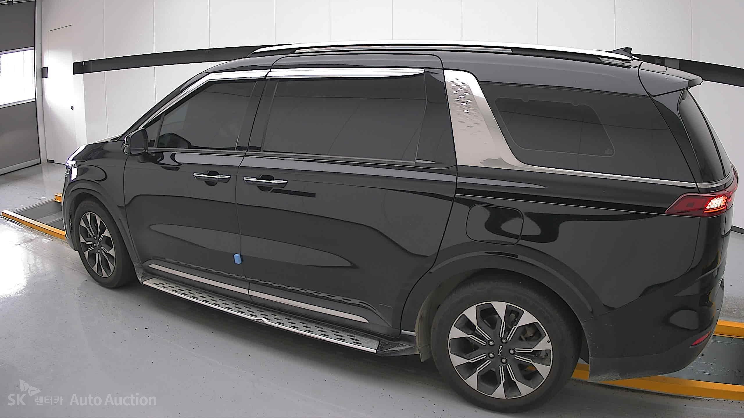 2023 - kia carnival